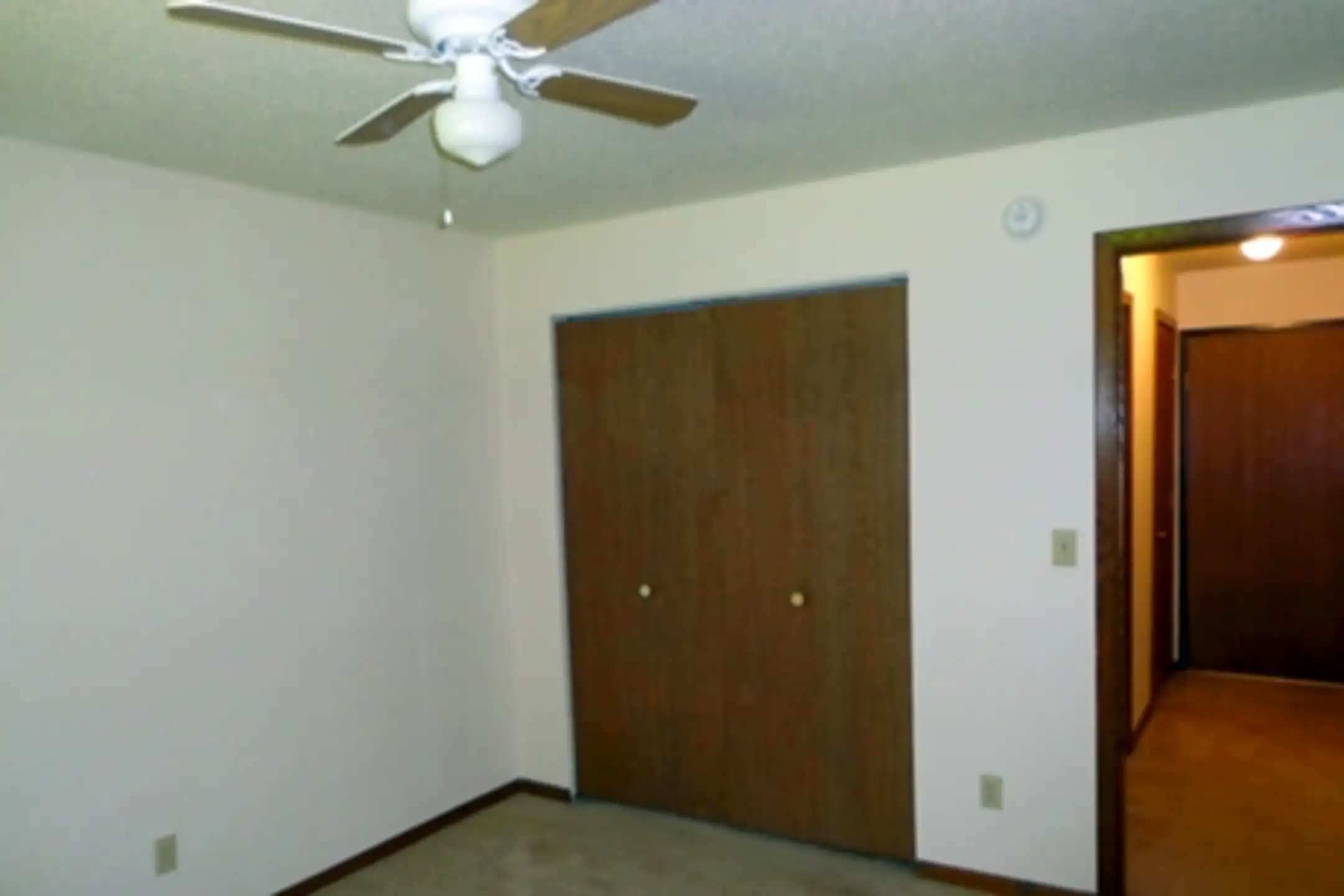 Oak Place Apartments Kimball, MN 55353