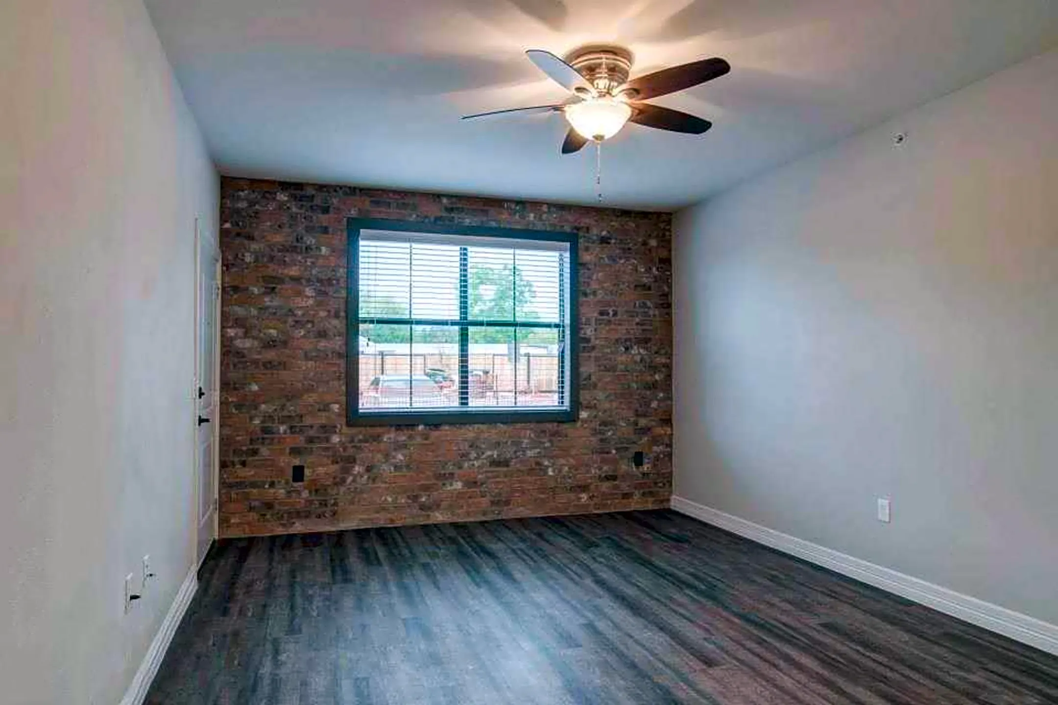 Thomas Park Lofts Apartments - College Station, TX 77840