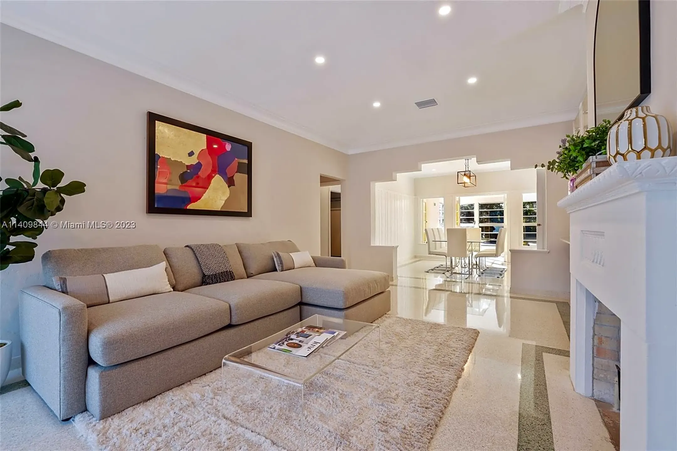 Living Room - 3760 Royal Palm Ave - Miami Beach, FL