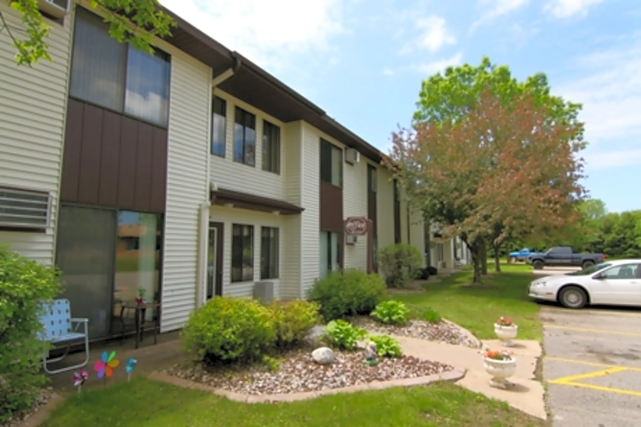 Manchester Court Apartments 1506 S Adams Ave Marshfield, WI