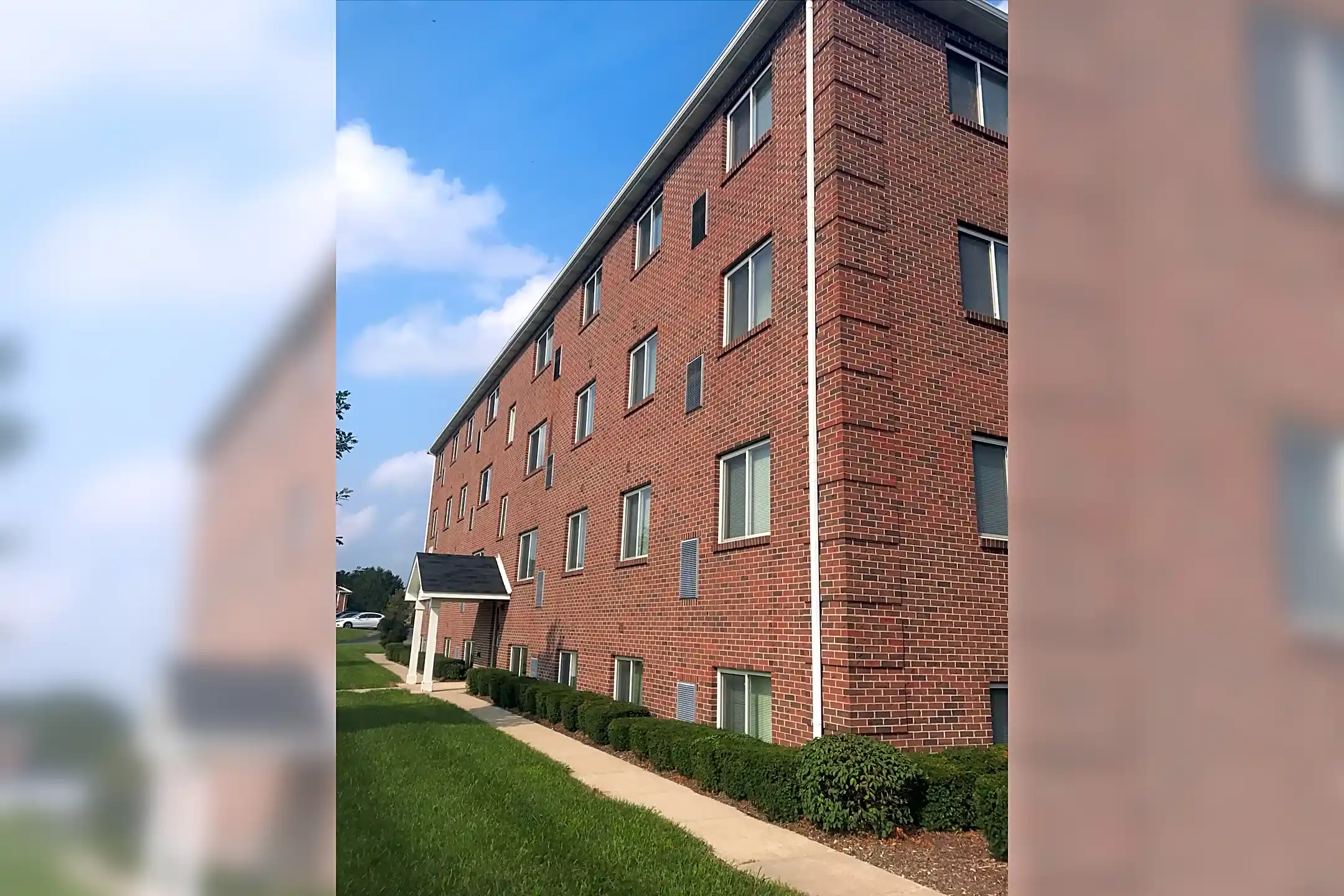 Pool - Mercer Manor - Bowling Green, OH