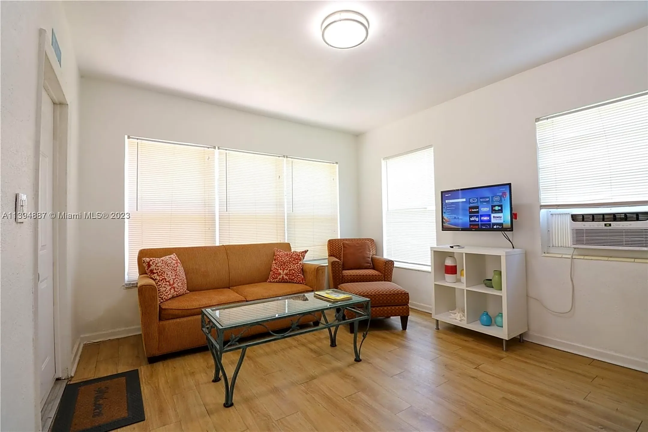 Living Room - 910 NE 81st St #910 - Miami, FL