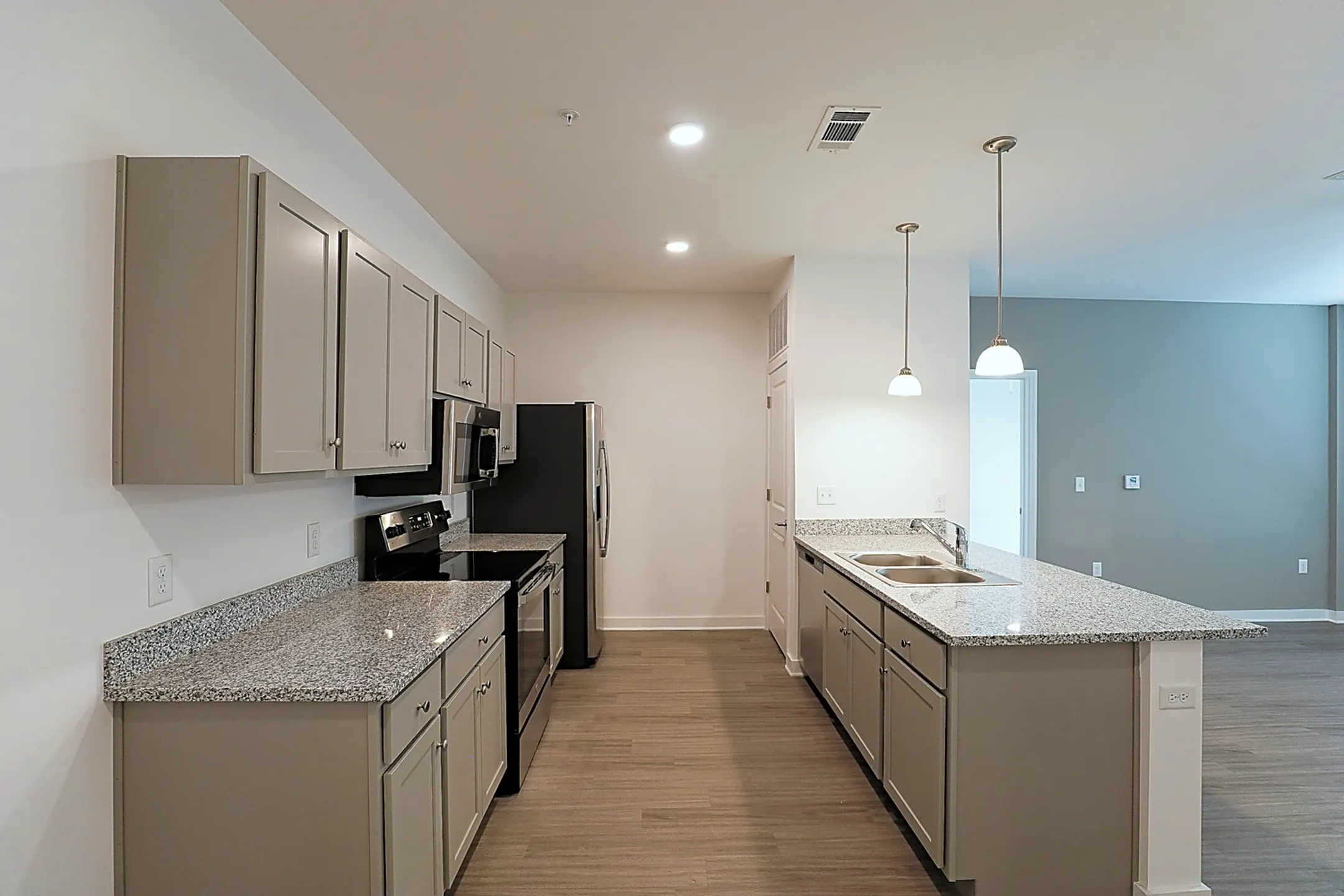 Lakeland Town Square 97019849, US79 Lakeland, TN Apartments for