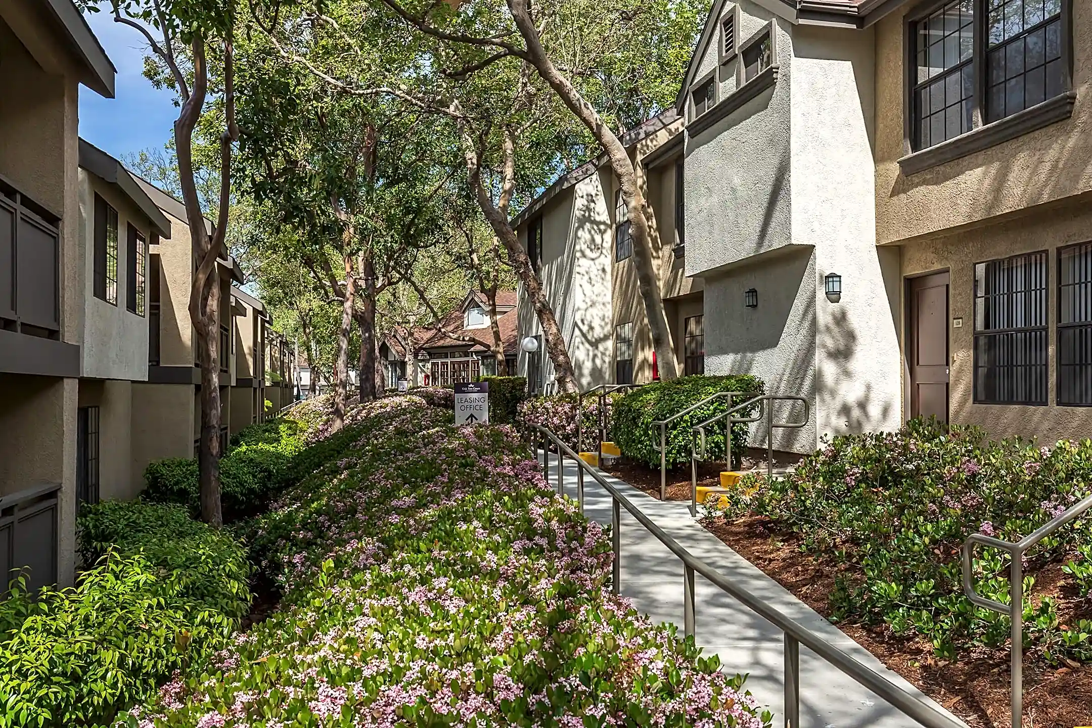 Oak Tree Court Apartment Homes 155 S Angelina Dr Placentia, CA