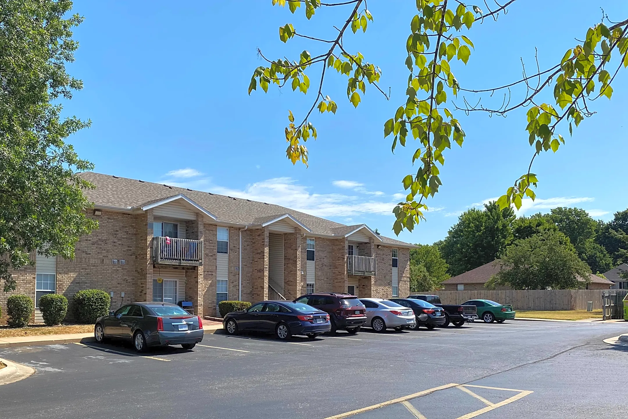 Campbell Flats Apartments Springfield, MO 65810