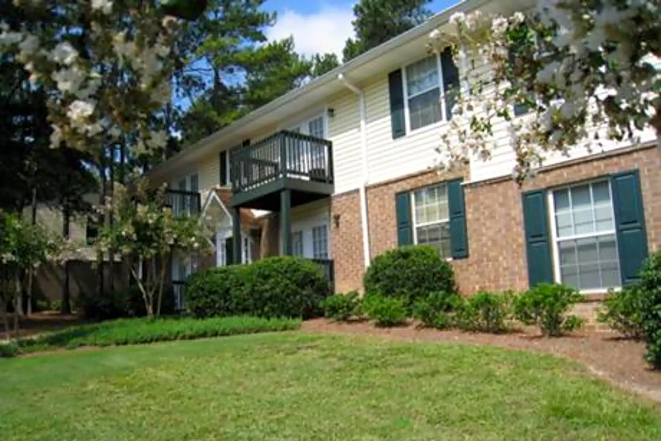 Emerald Pointe Apartments Riverdale, GA 30274