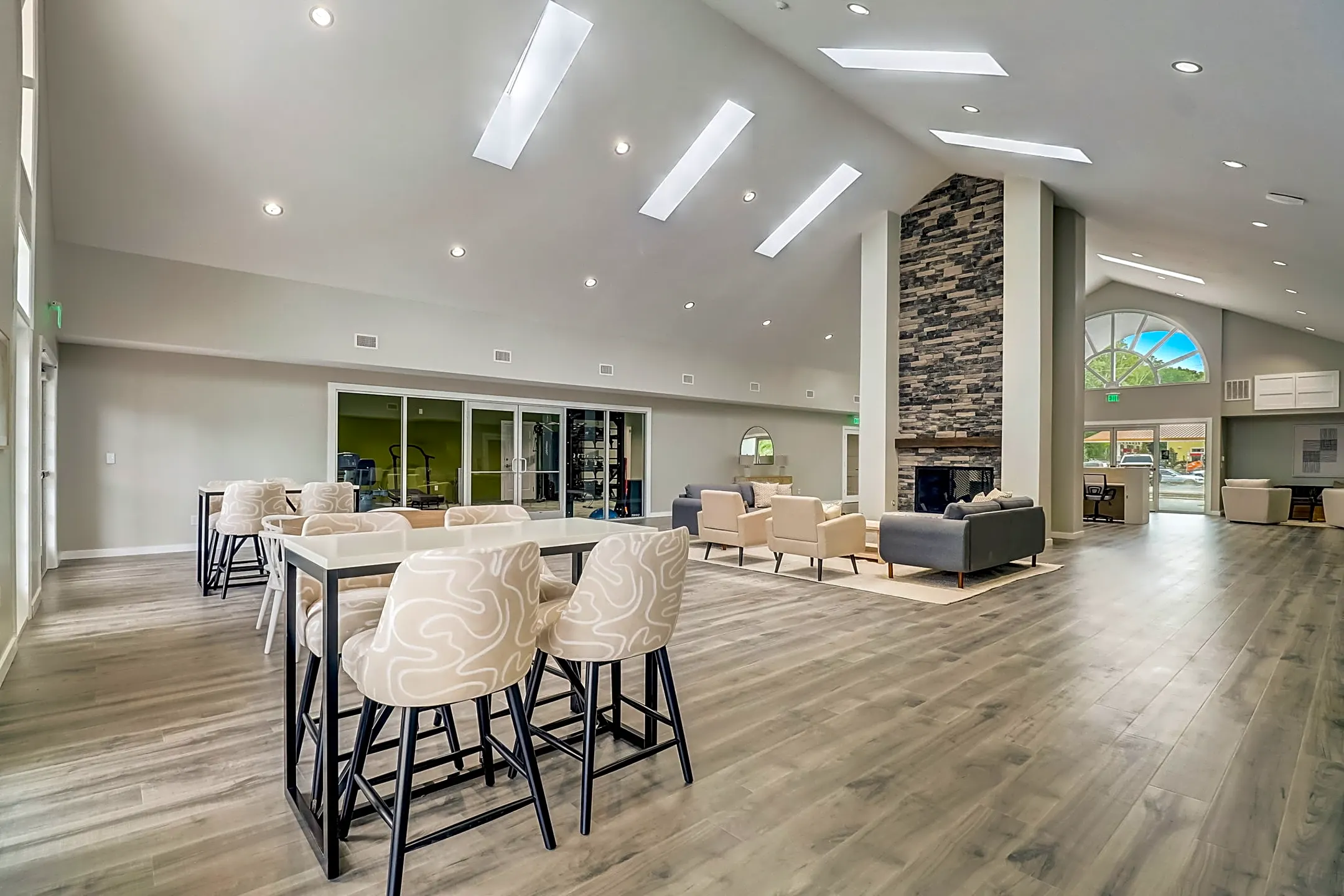 Lenox Cove 8737 Baymeadows Road Jacksonville, FL Apartments for