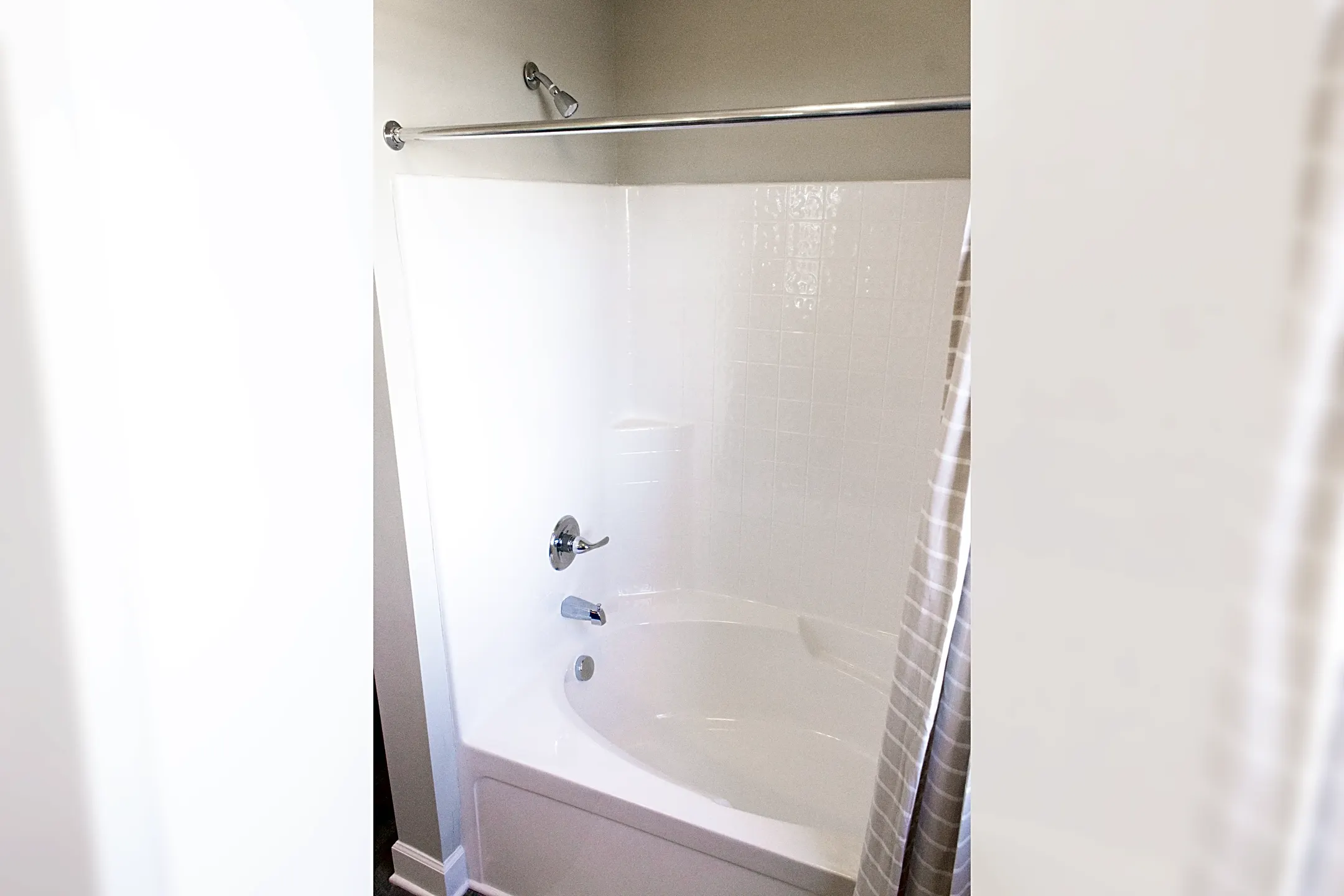 Warrick Trail Apartments Newburgh, IN 47630