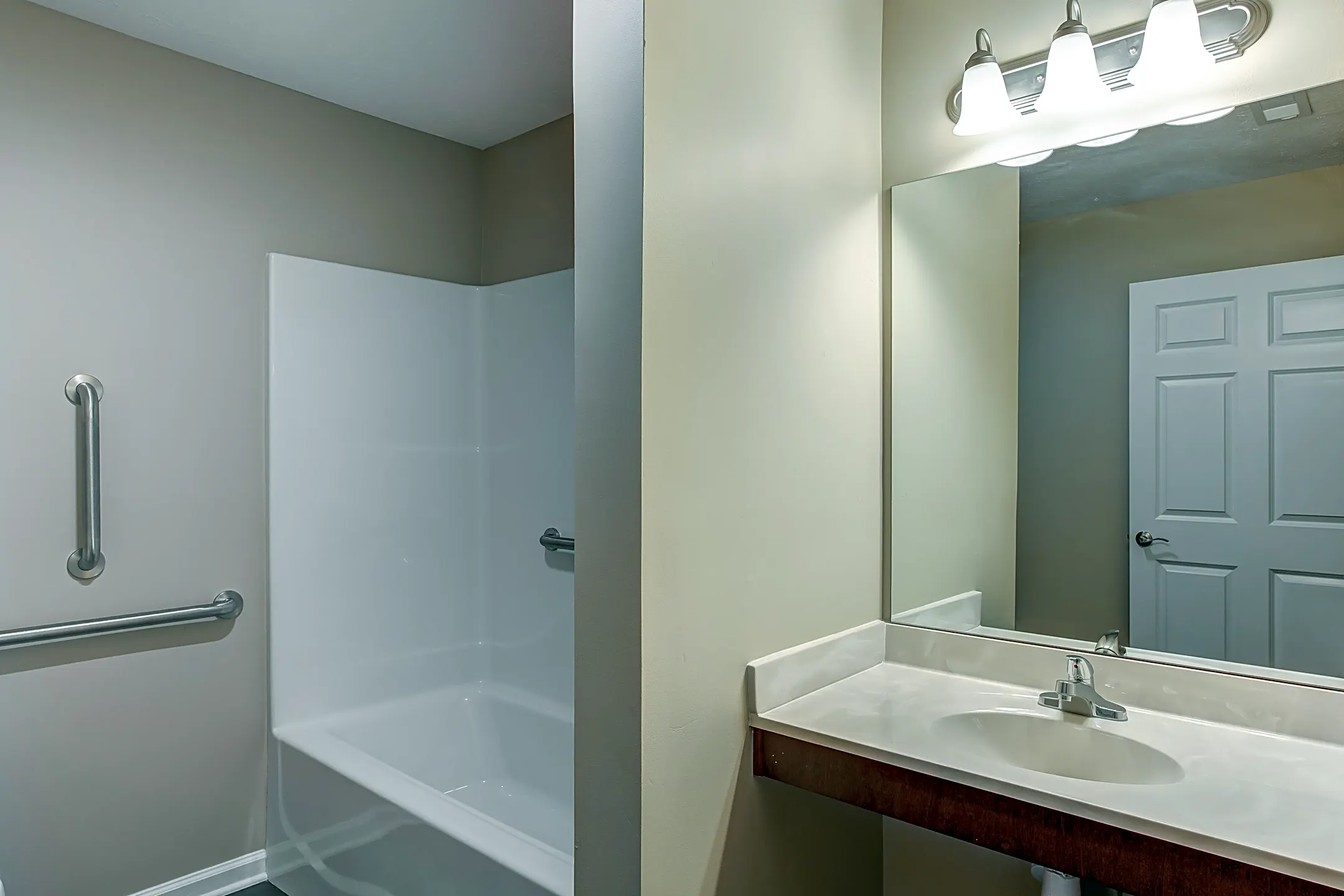 Bathroom - Olive Grove Apartments - New Albany, IN