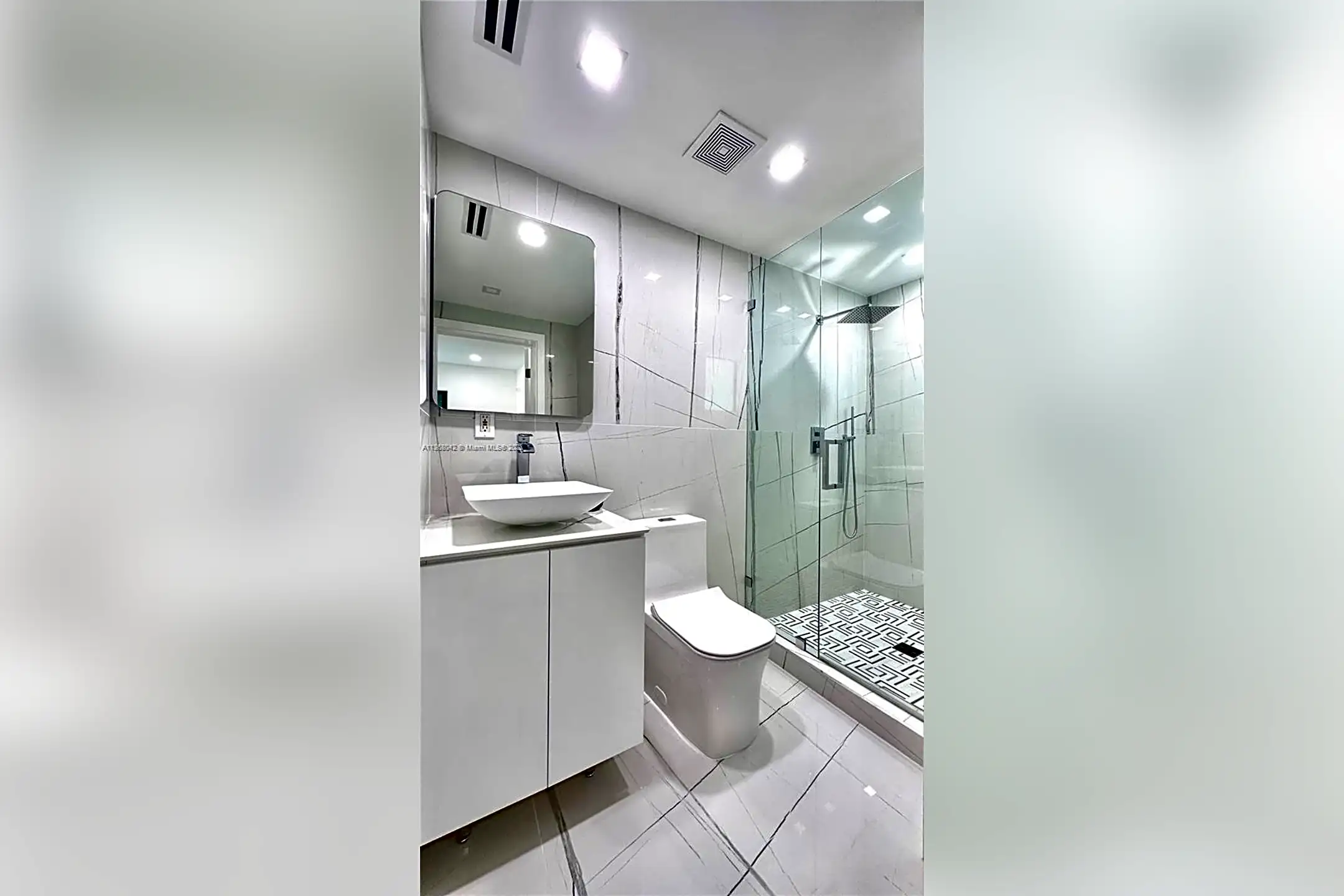 Bathroom - 18940 NE 22nd Ave #NA - Miami, FL