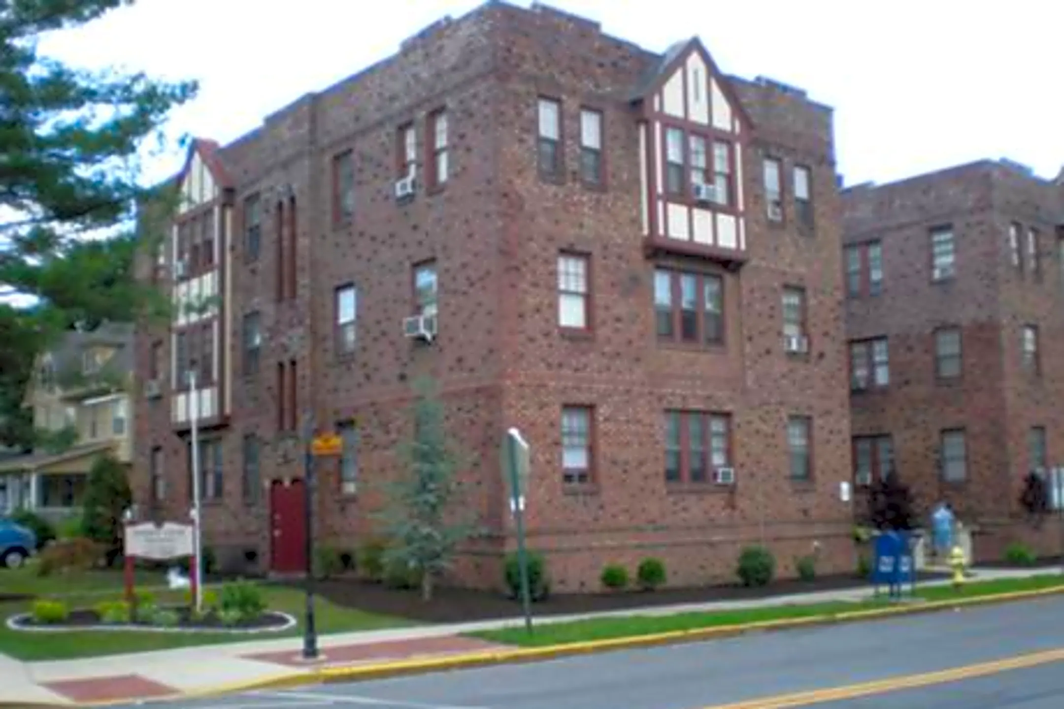 Haddon Court Apartments 700 Station Ave Haddon Heights, NJ