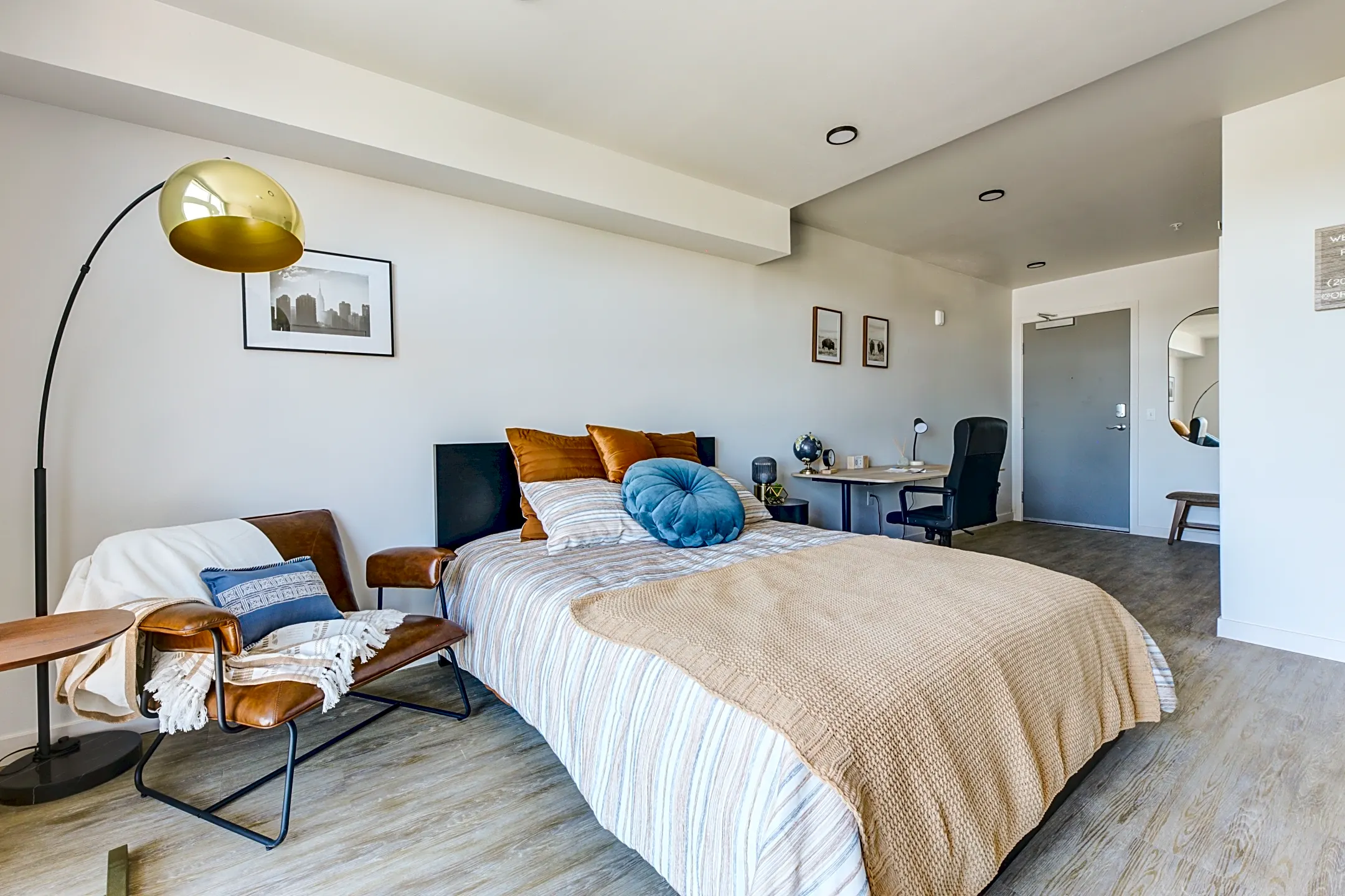 Bedroom - Roystone Apartments - Seattle, WA