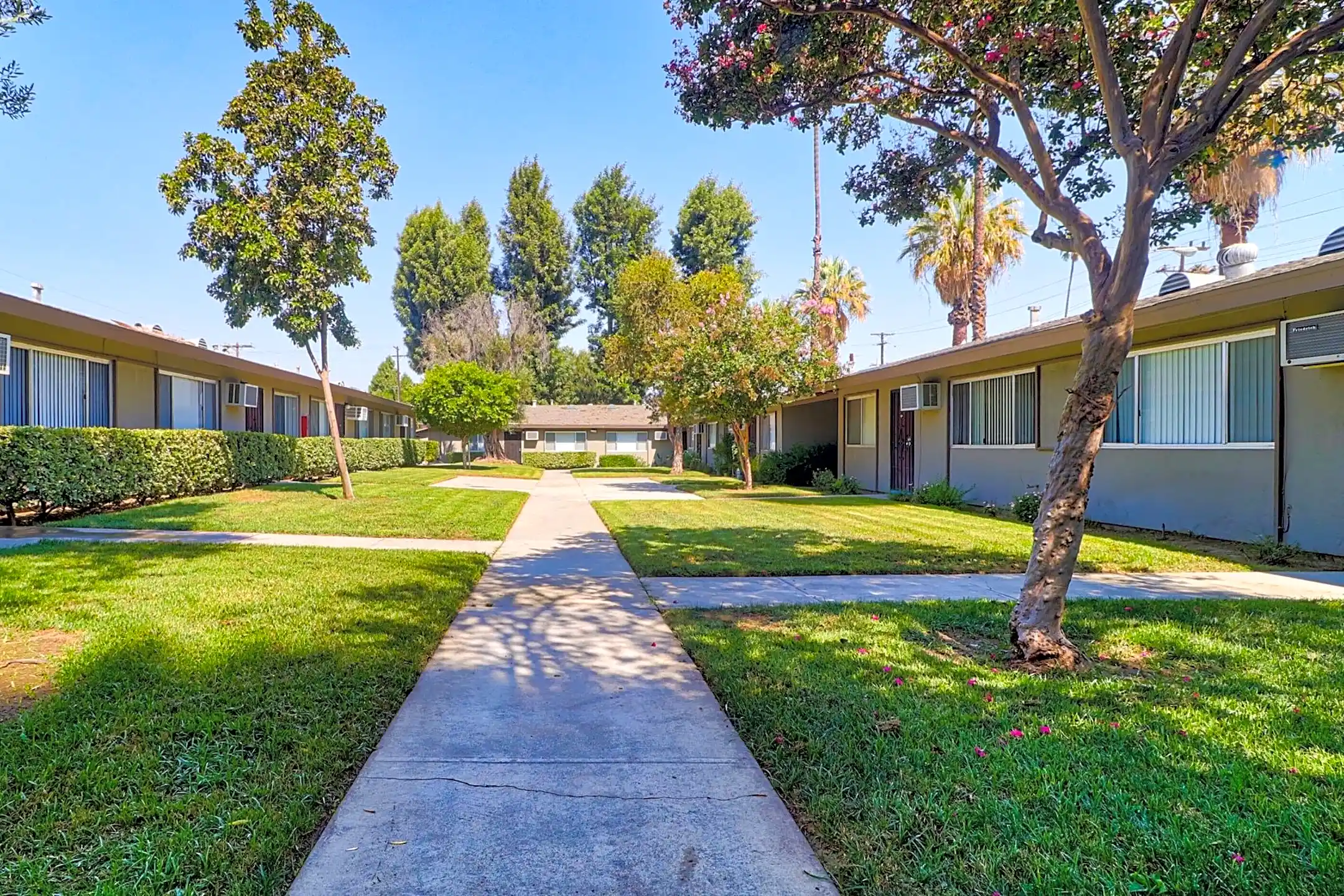 Park Village Apartments 3918 Jackson St Riverside, CA Apartments