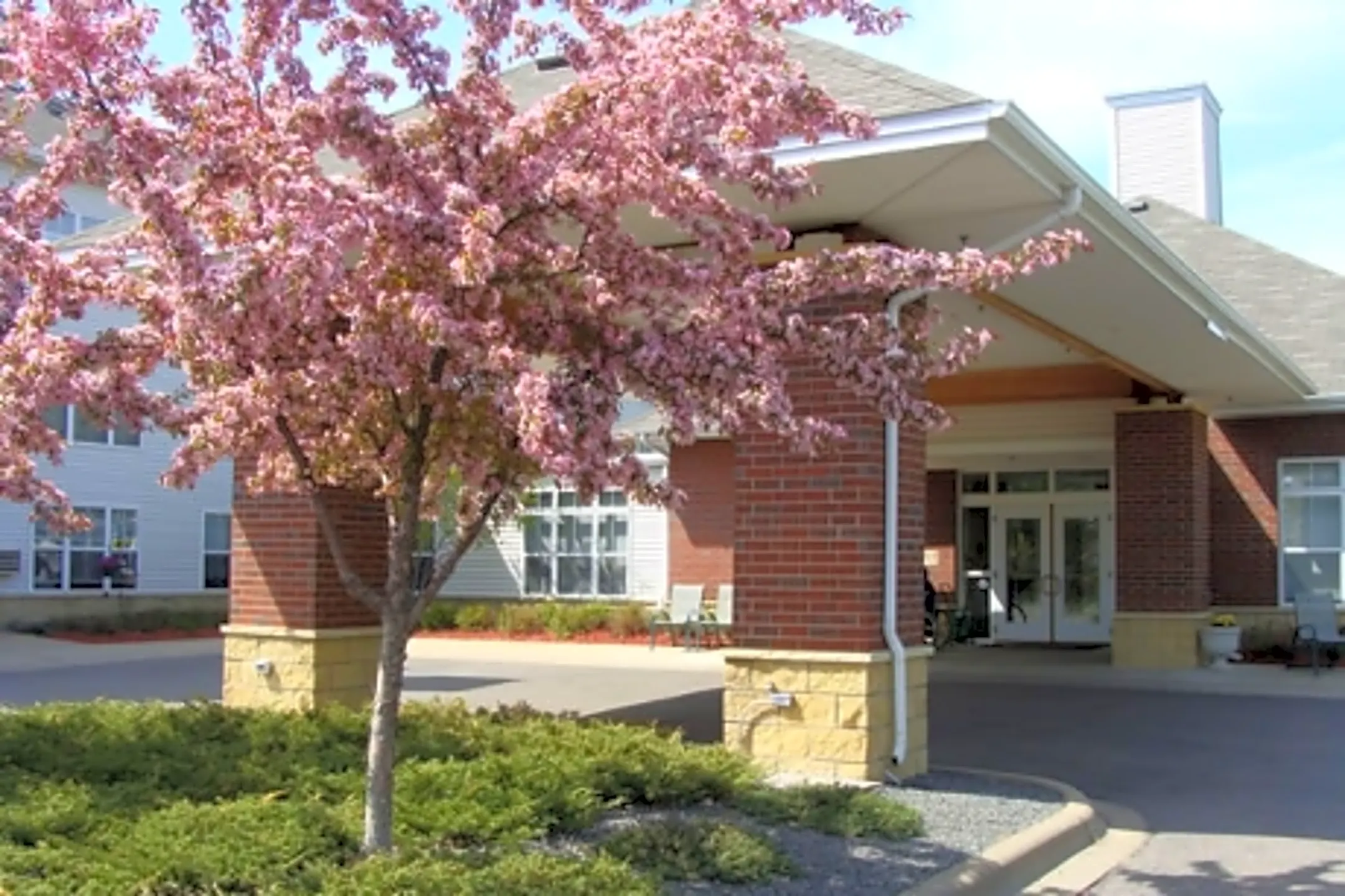 Mill Pond Gables 201 Hayden Lake Rd E Champlin, MN Apartments for