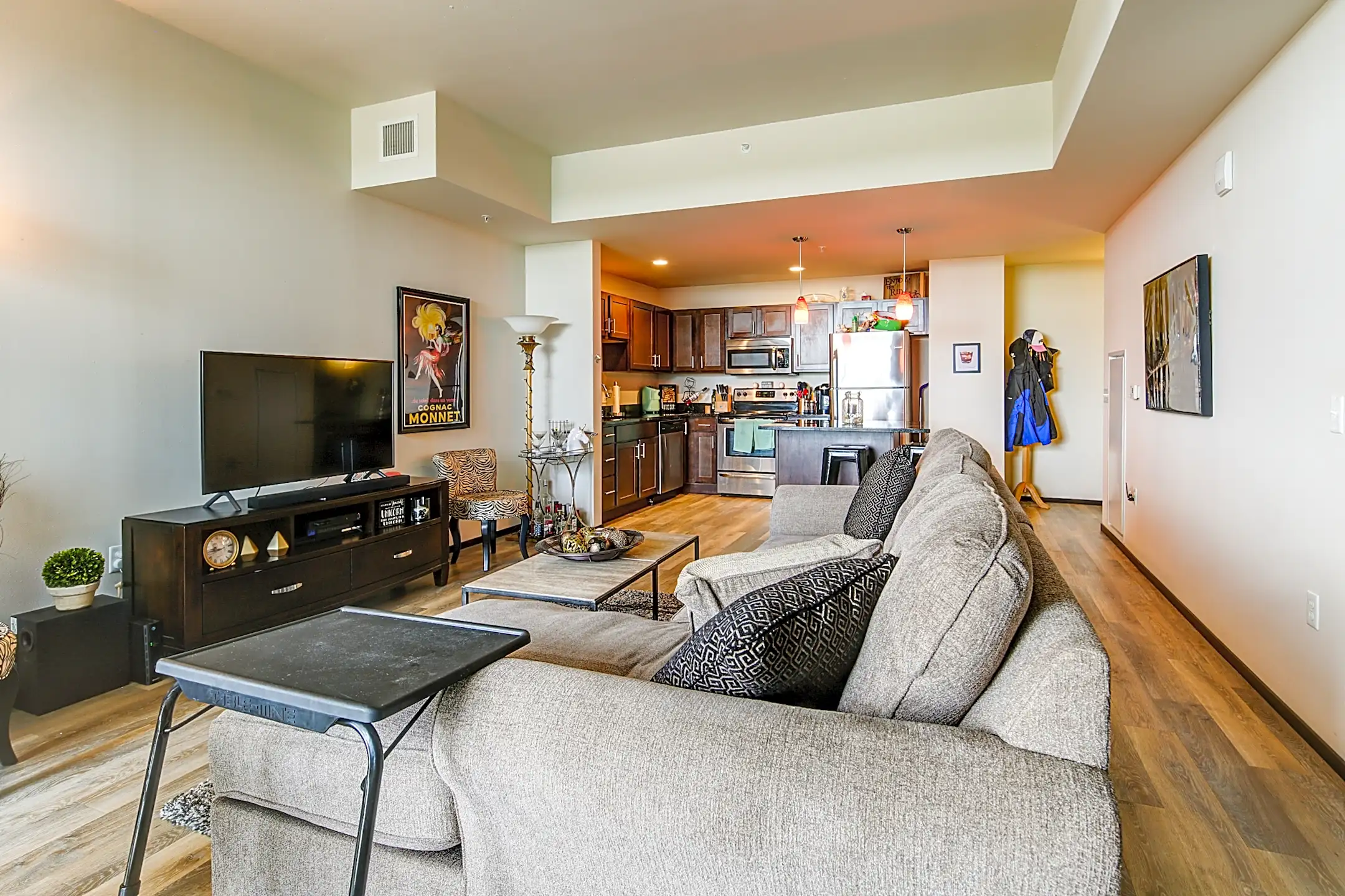 Galaxie High Rise Apartments Madison, WI 53703