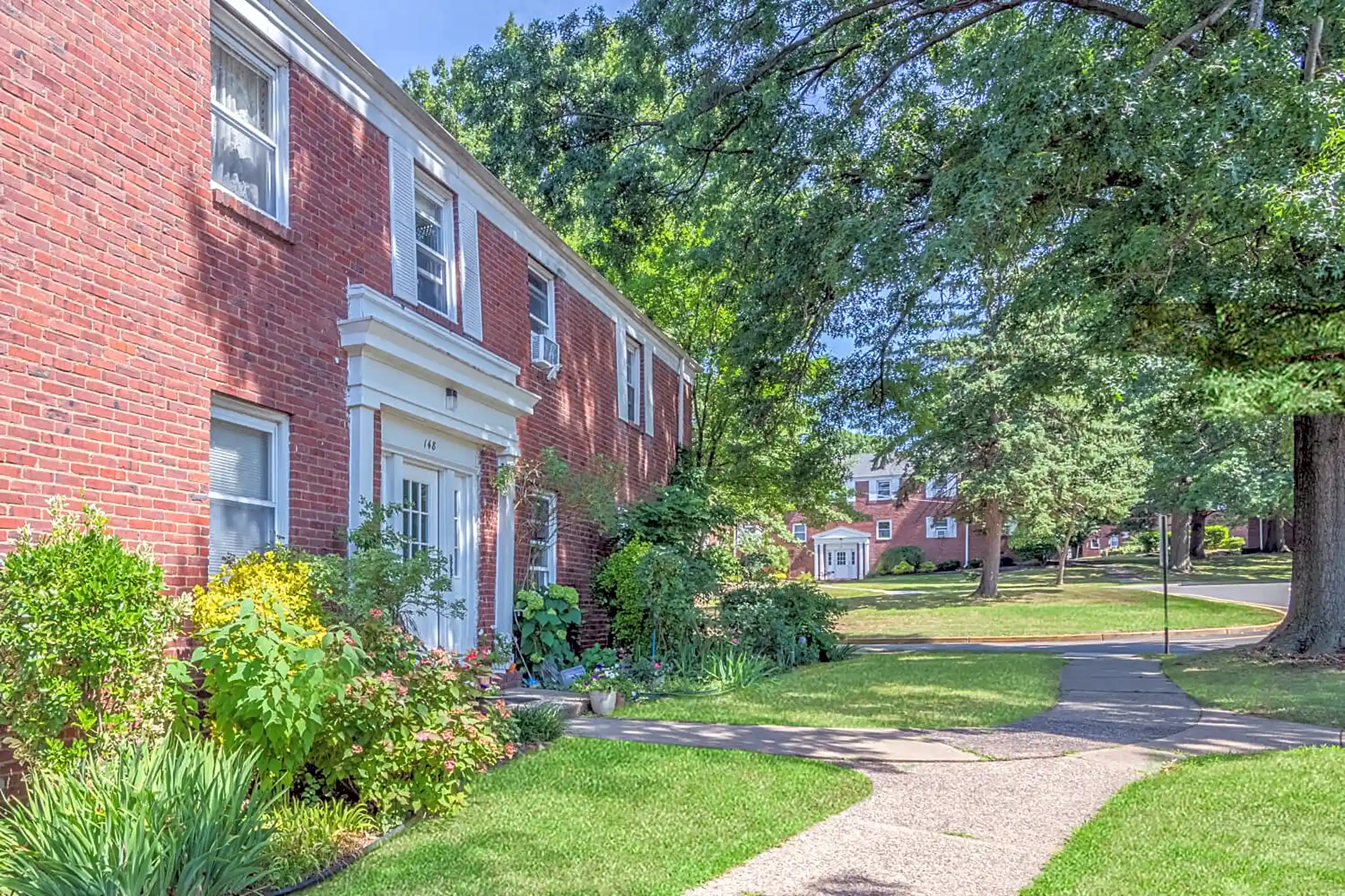 River Terrace Gardens 144 Bogert Rd River Edge, NJ Apartments for