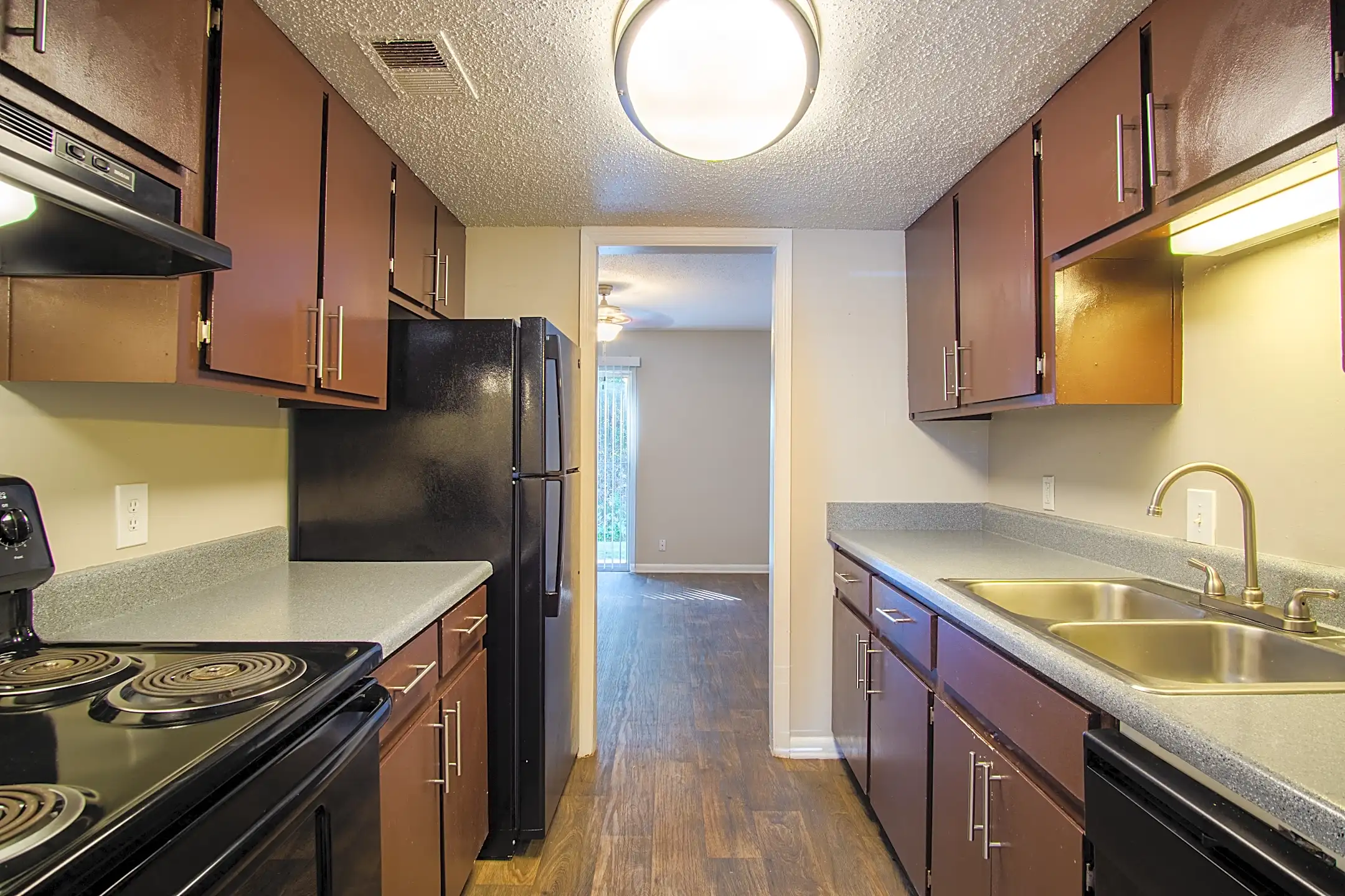 Abercorn Pointe 10615 Abercorn St Savannah, GA Townhomes for Rent