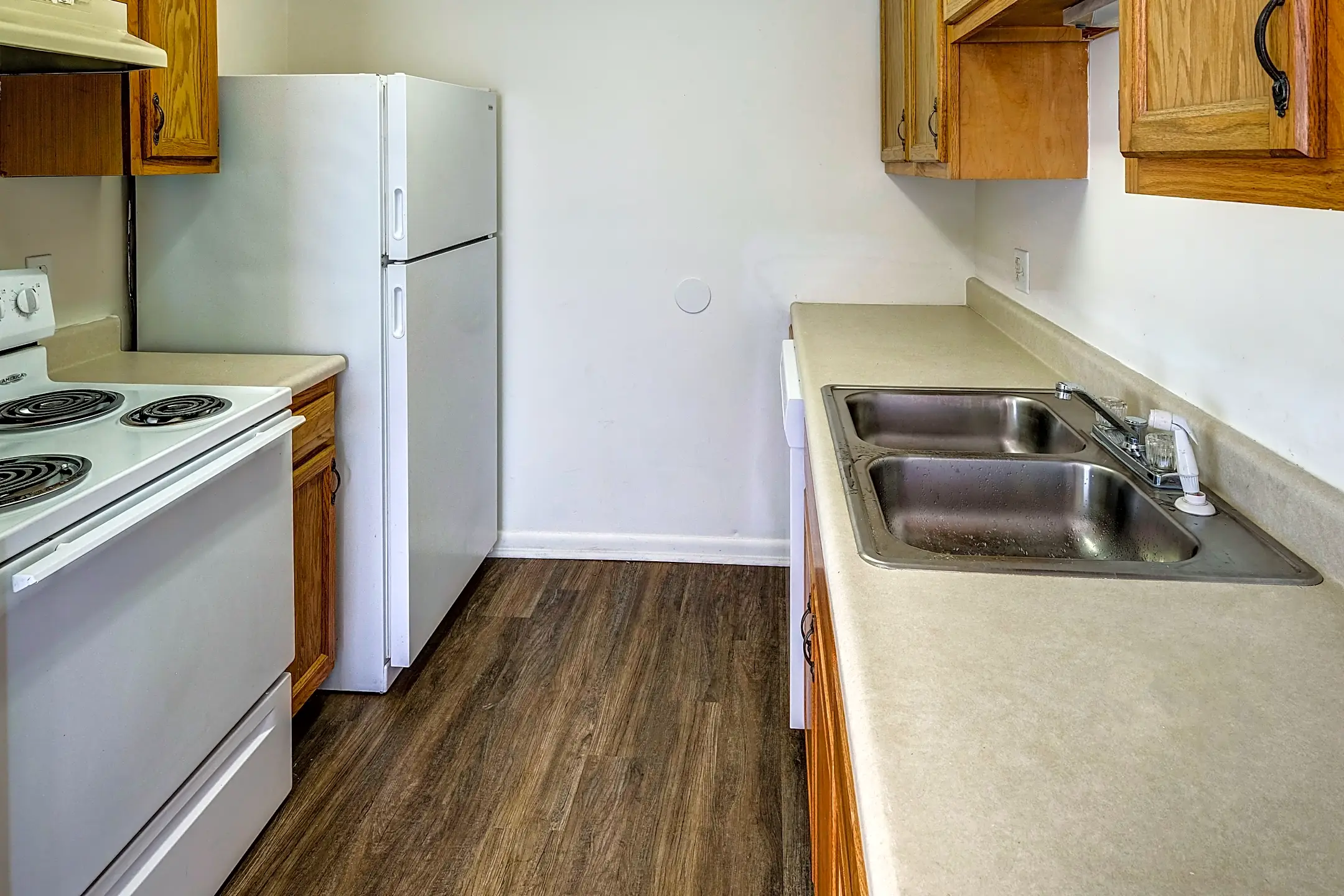 Pine Glen Apartments Indianapolis, IN 46227