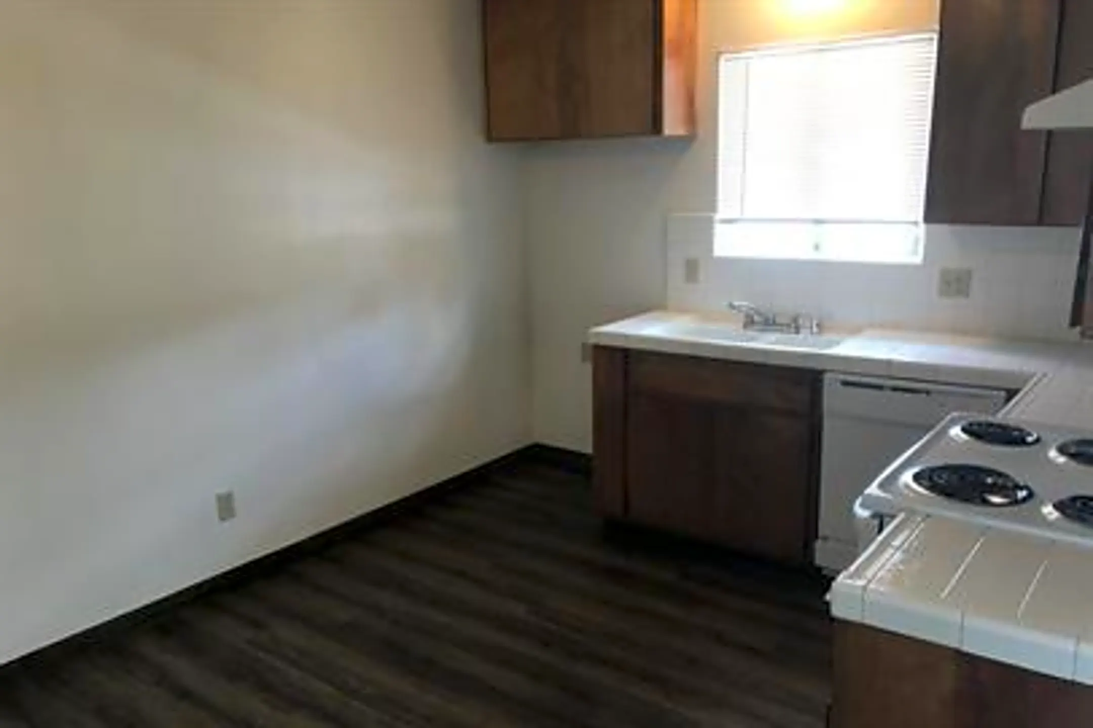 1185 Lewis St 1185 Lewis St unit 201 Kingsburg, CA Houses for Rent