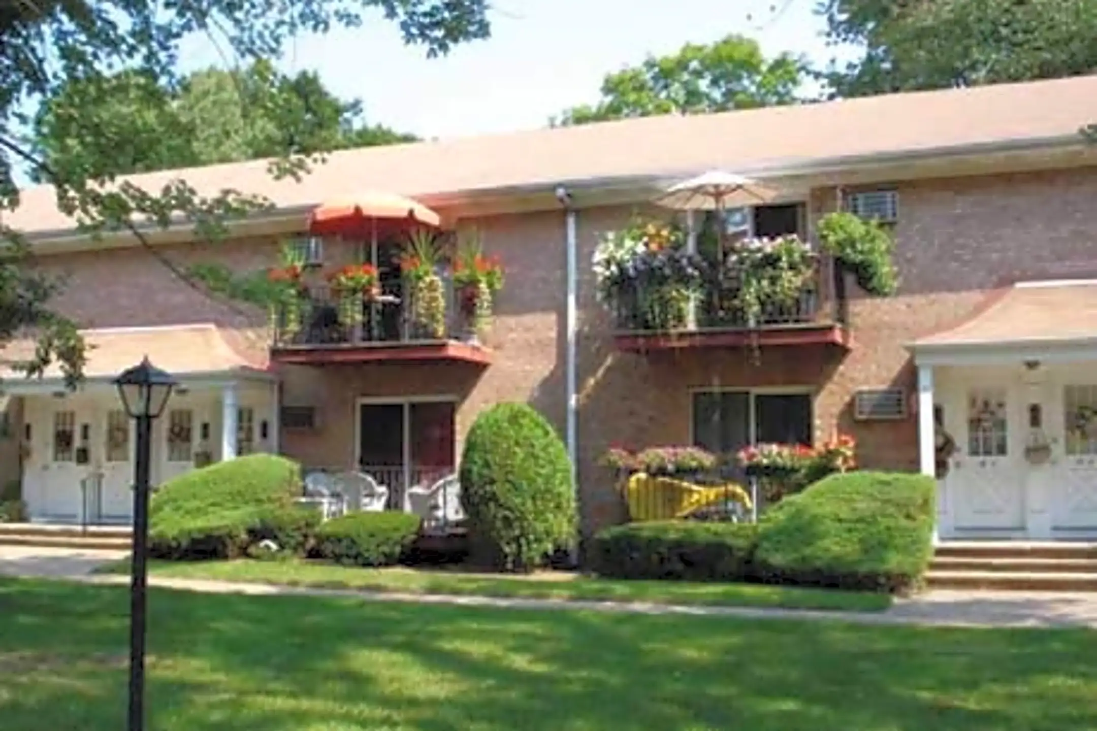 Arnhem Apartments 636 Godwin Ave Midland Park, NJ Apartments for