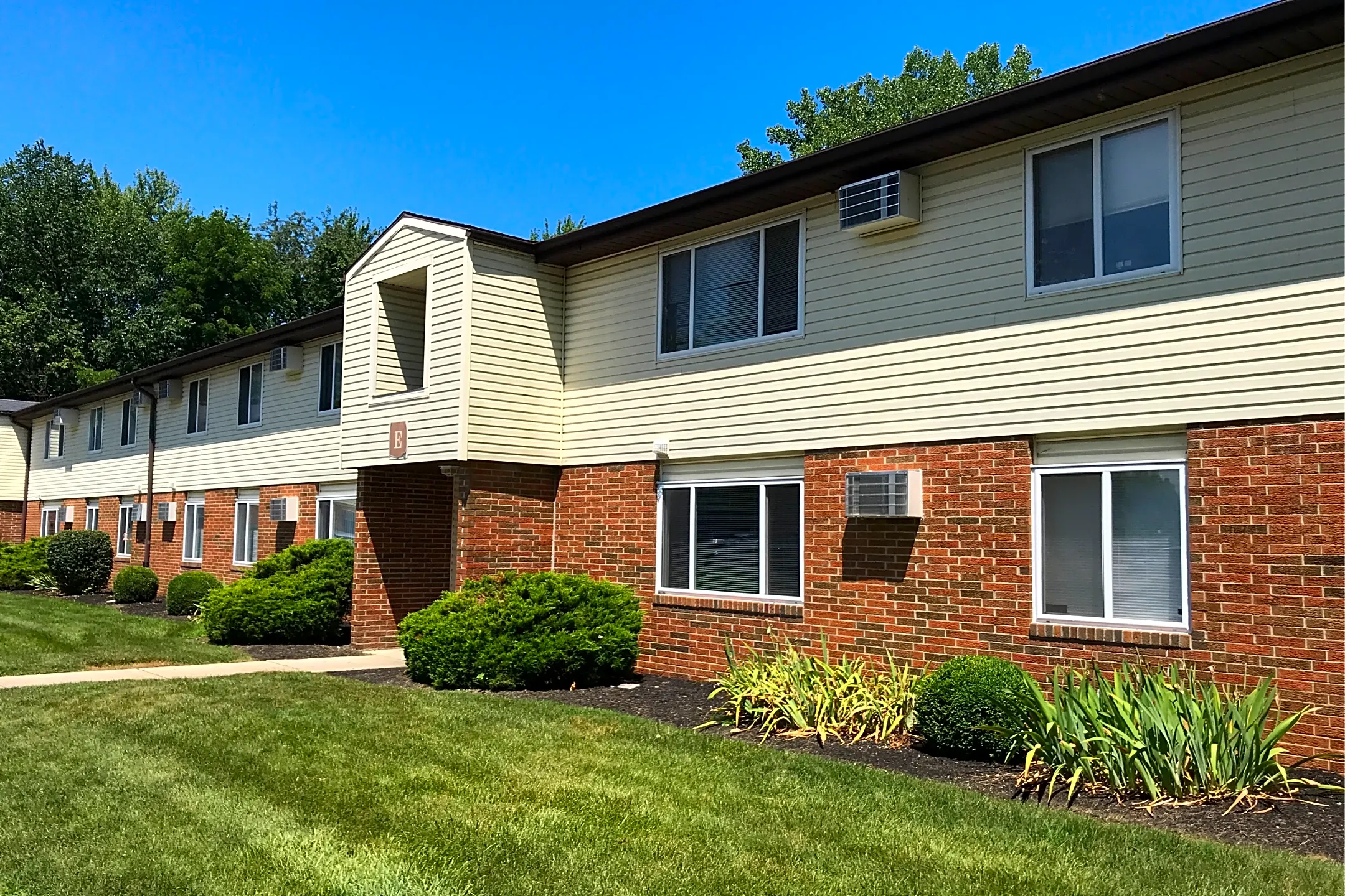 Pool - Willow Creek Apartments - Tiffin, OH