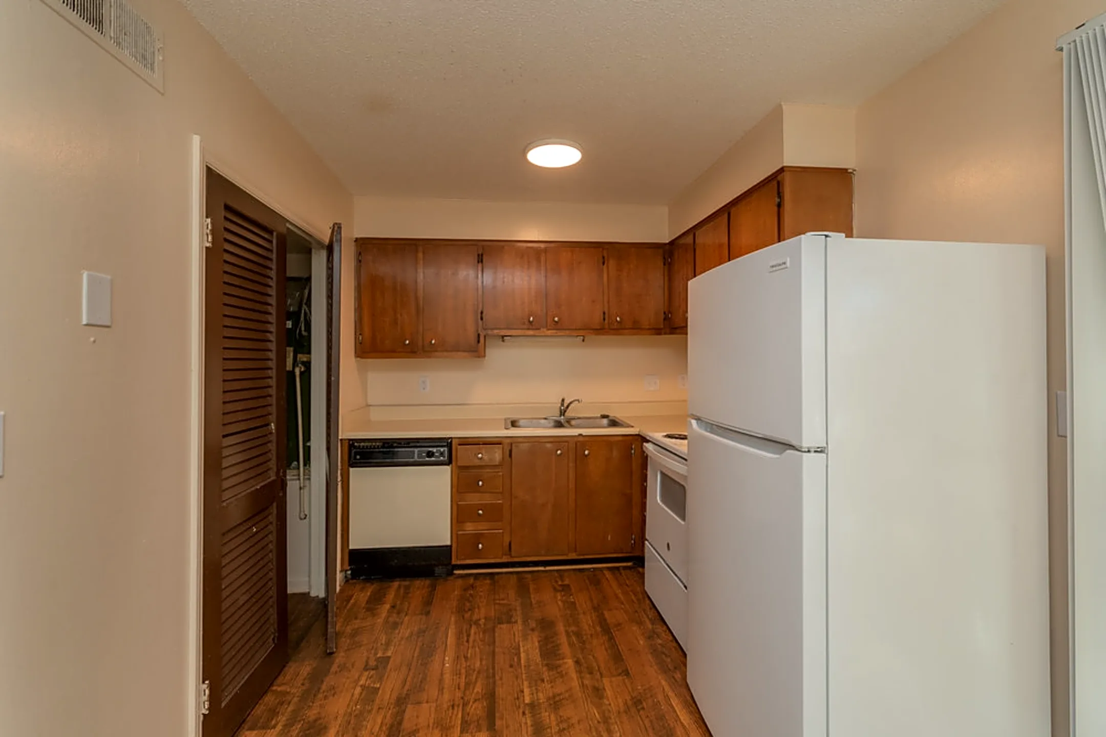 Peach Tree Townhomes. 2461 Damascus Rd Augusta, GA Apartments for