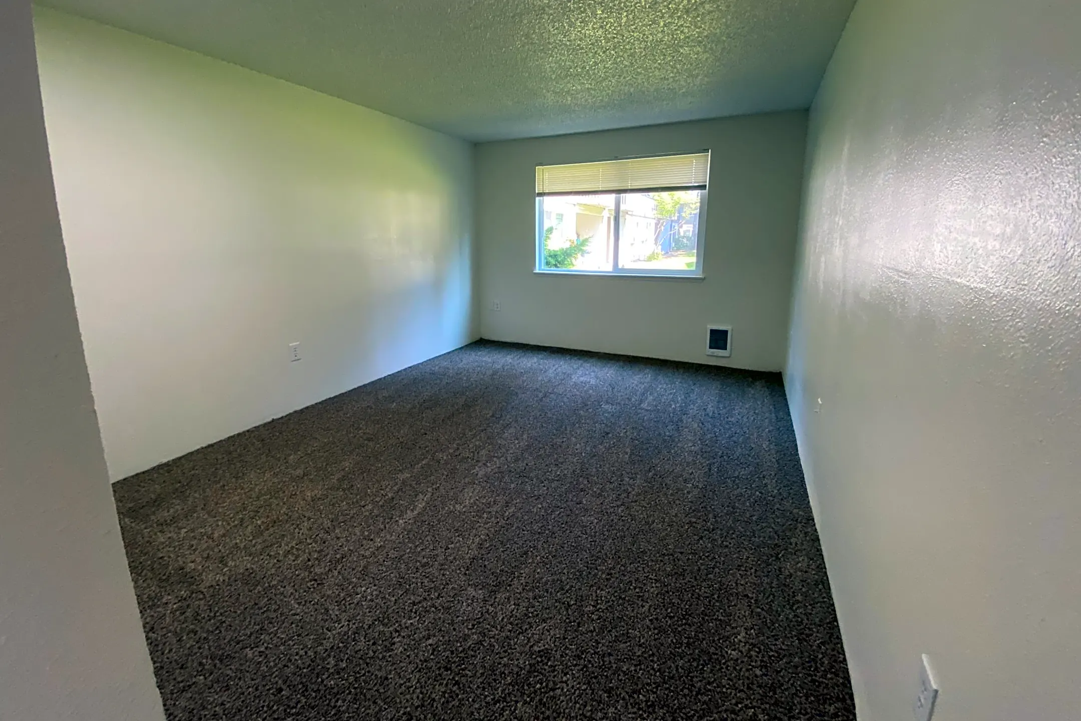 Living Room - Hidden Firs Apartments - Tacoma, WA