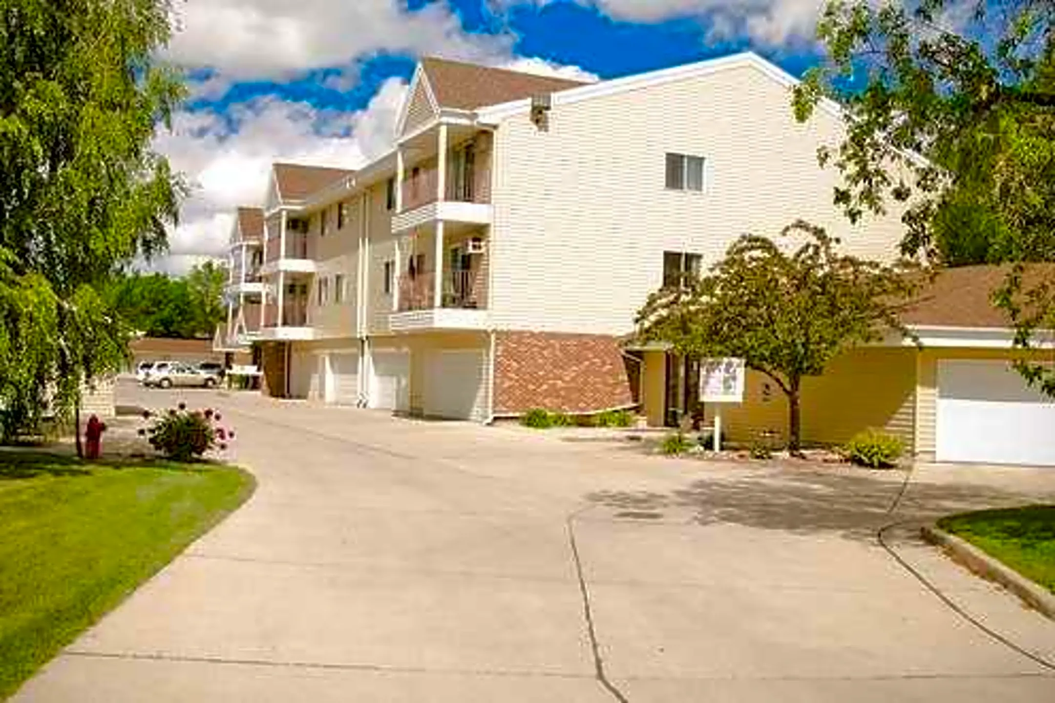 Prairiewood Meadows 813 6th St S Wahpeton, ND Apartments for Rent