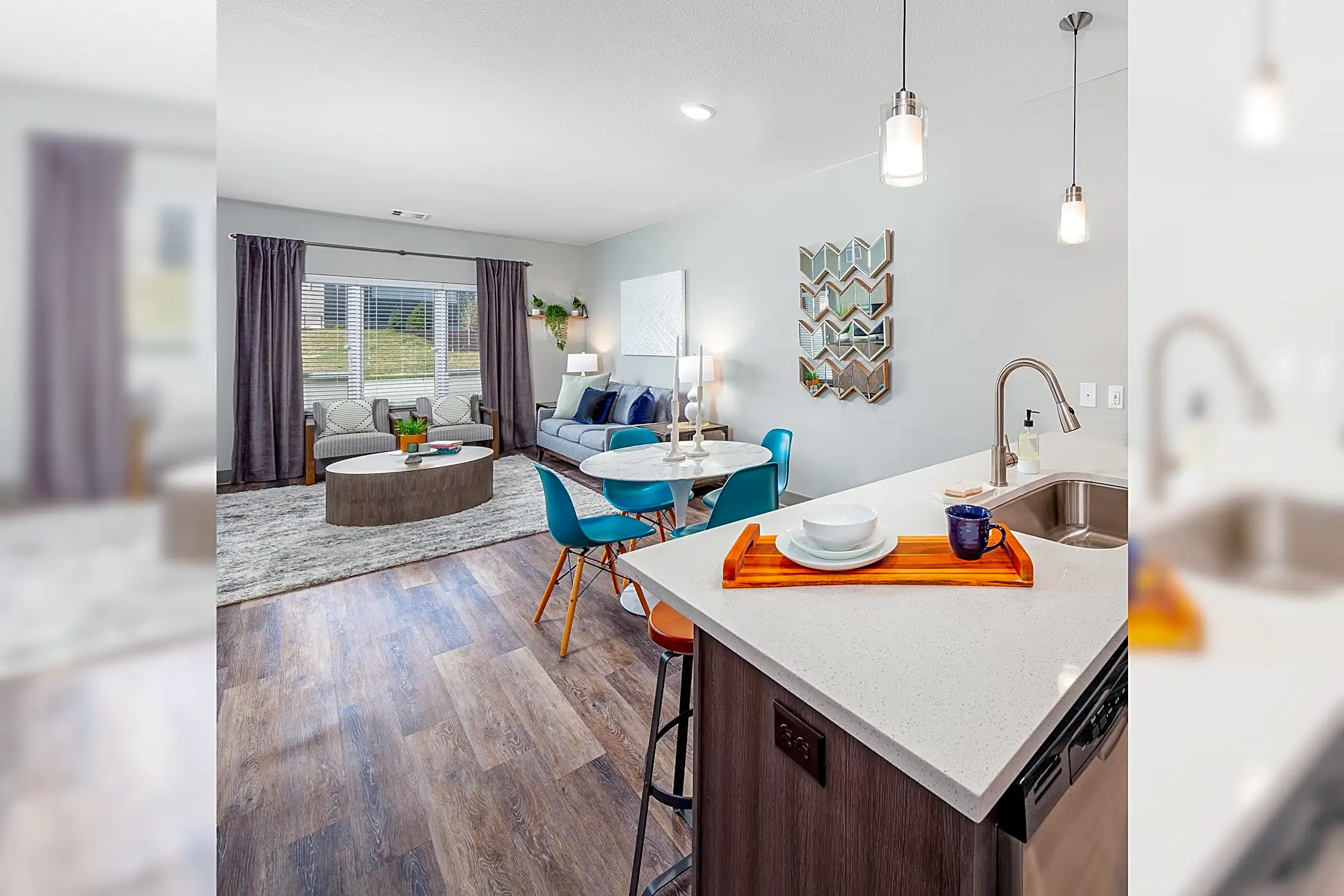 Summit Square - Lees Summit, MO 64086