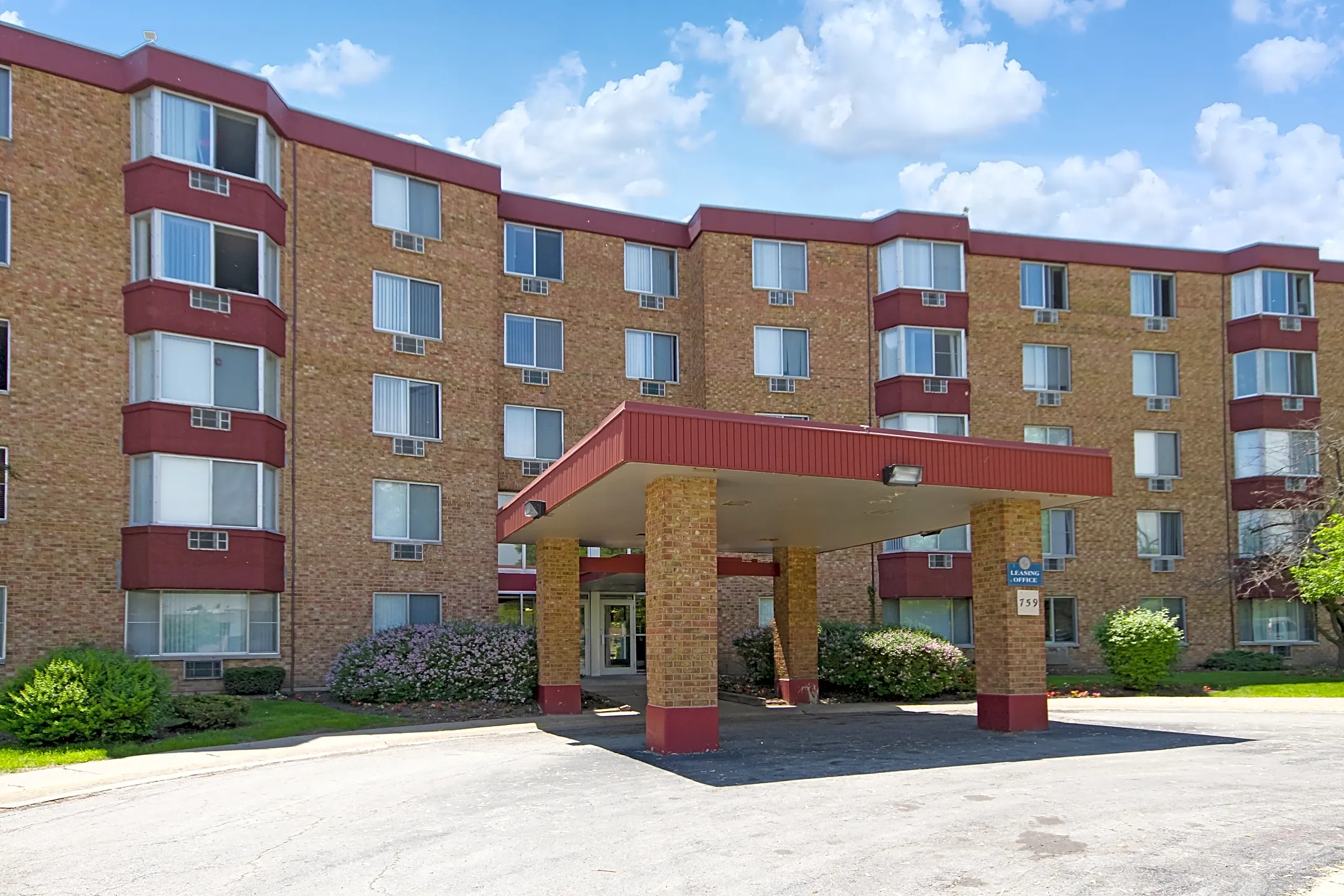 Maple Leaf Apartment Homes University Park, IL 60484