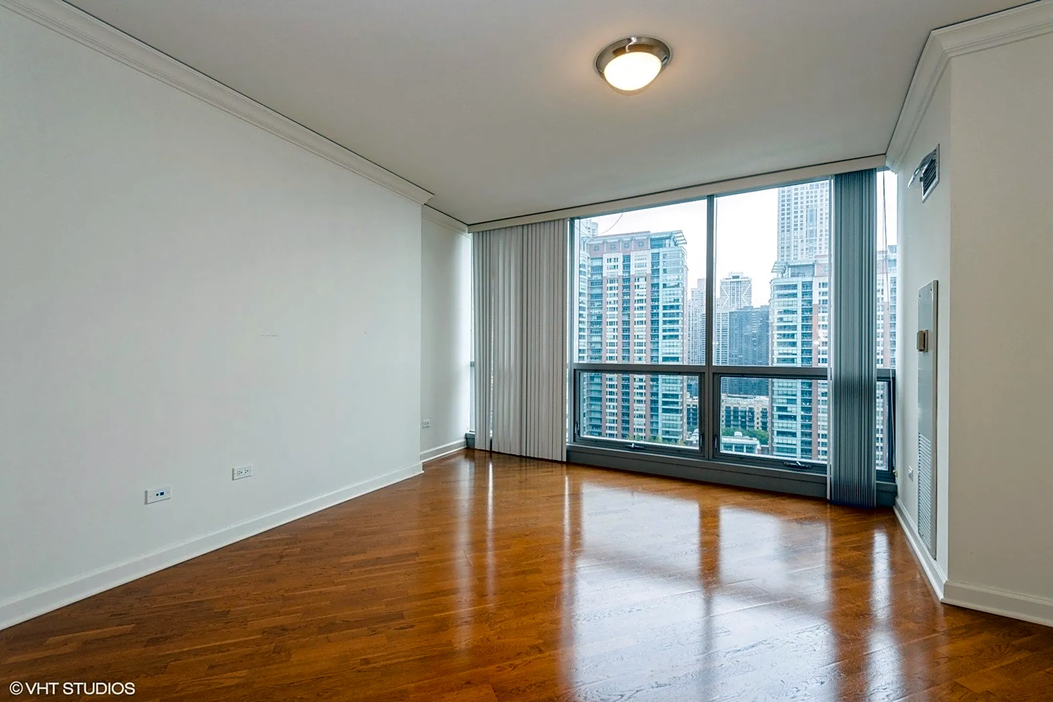 Living Room - 420 E Waterside Dr #1512 - Chicago, IL