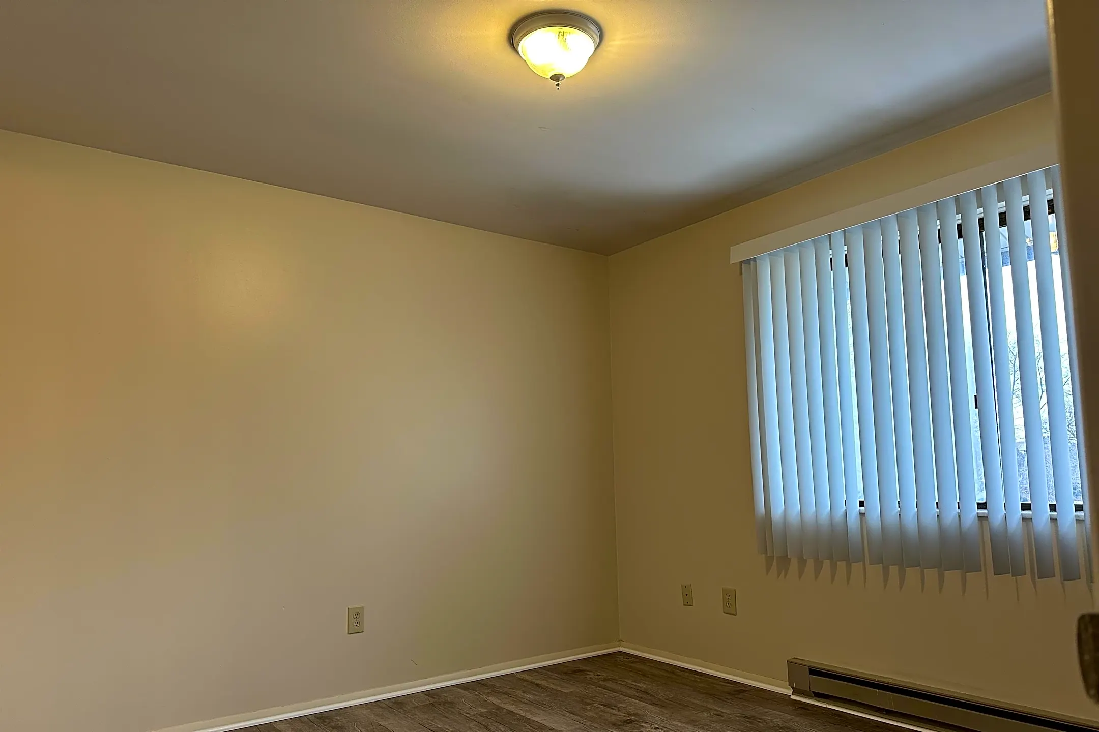 955 W Ardussi St 955 W Ardussi St unit 1 Frankenmuth, MI Apartments