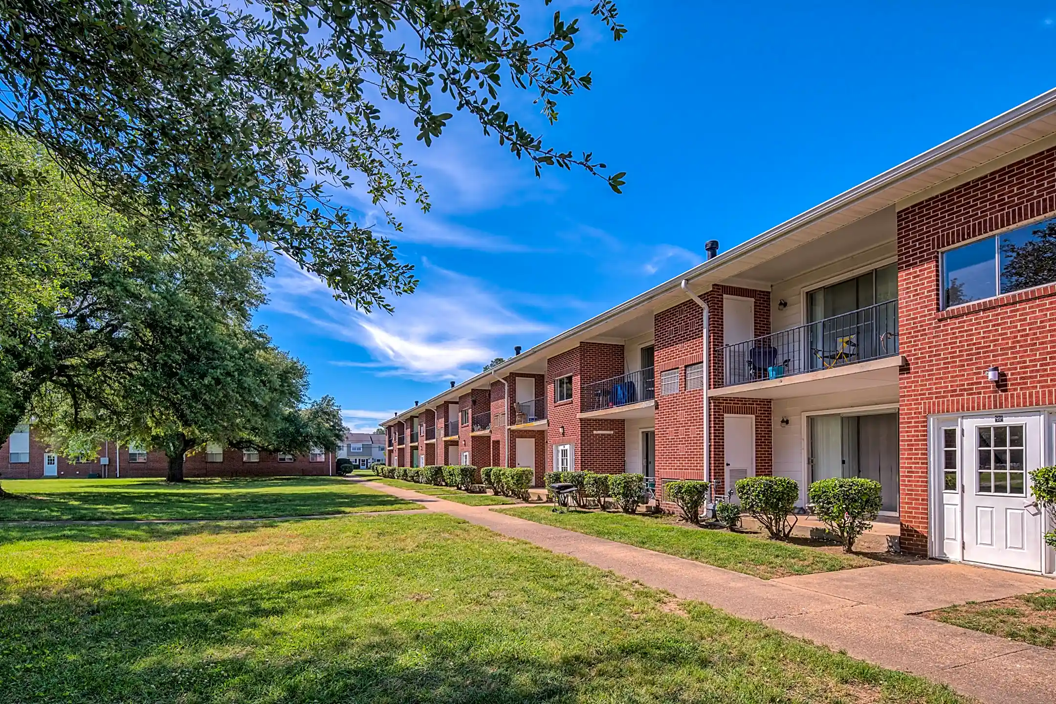 Country Club Apartments Hampton, VA 23666