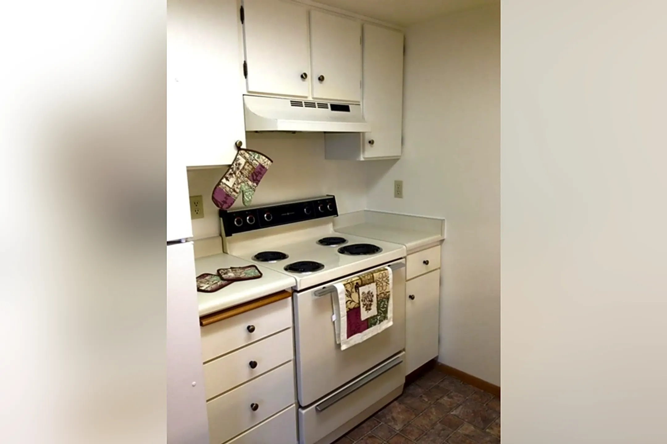 Poplar Village 1481 Poplar Dr Medford, OR Apartments for Rent Rent.