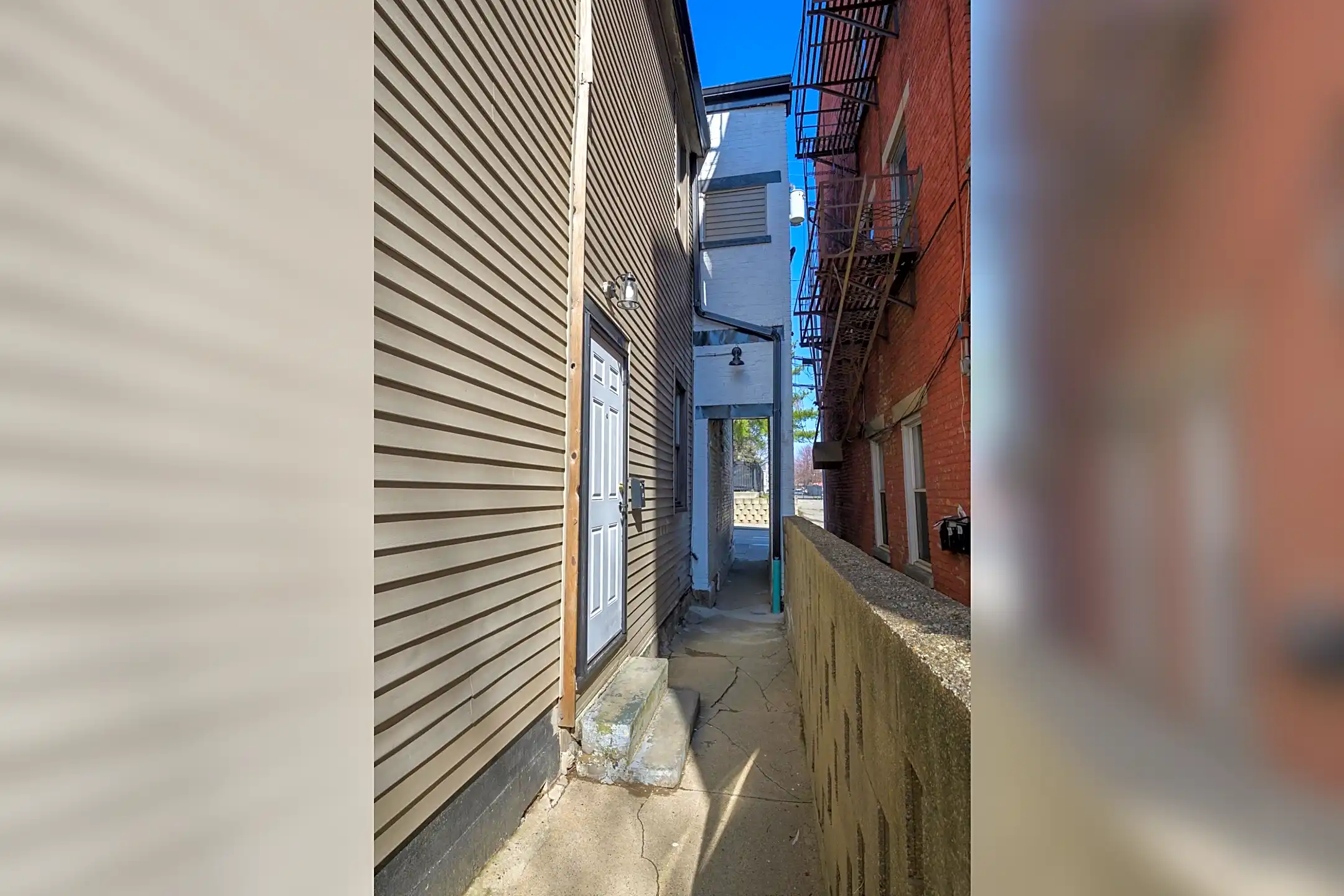 Patio / Deck - 121 MLK Jr. Blvd #2 - Covington, KY