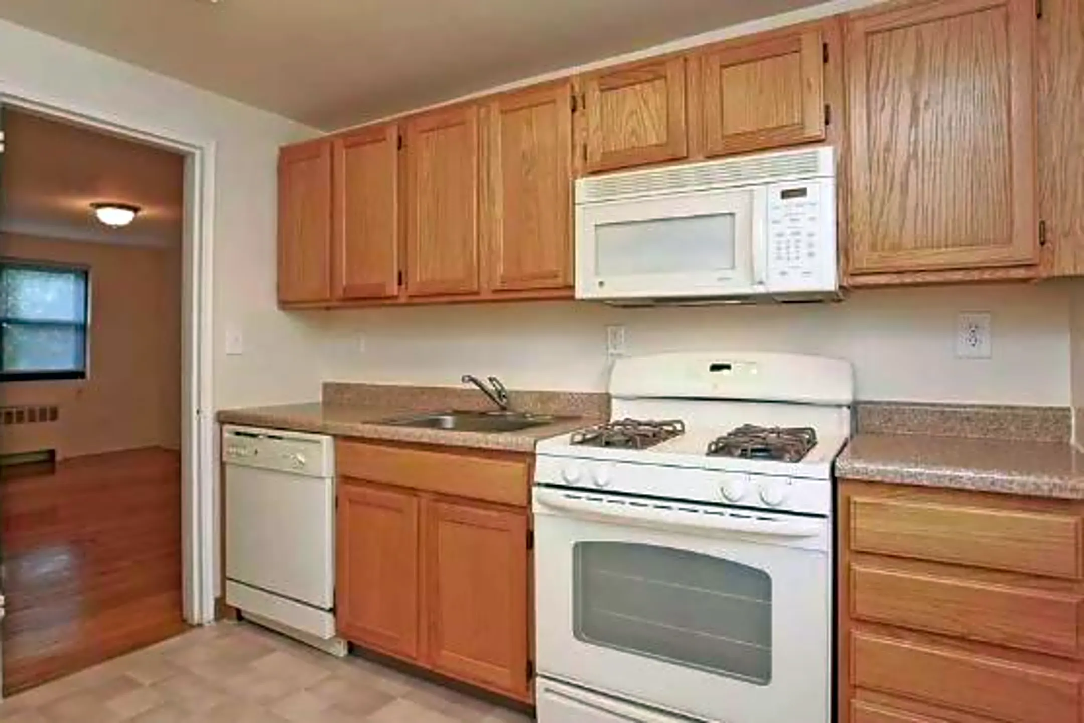 Boulevard Apartments Hasbrouck Heights, NJ 07604