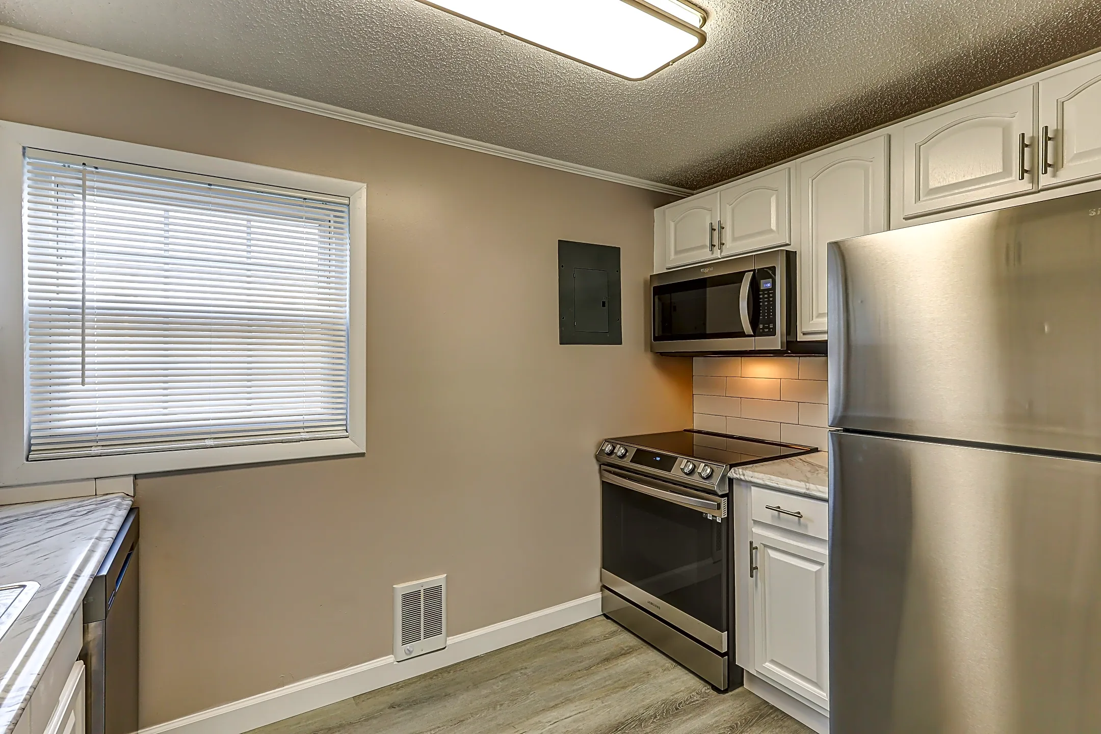 Kitchen - The River View Apartments - Groton, CT