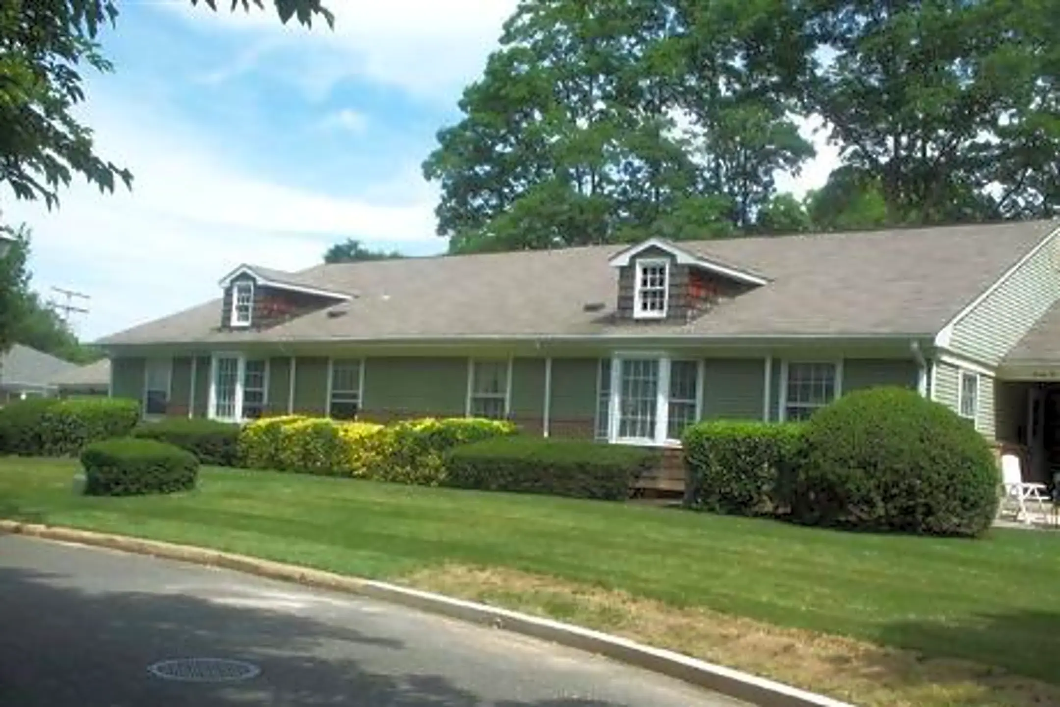 Brandywyne East II, LLC 2 Brandywyne Brielle, NJ Apartments for