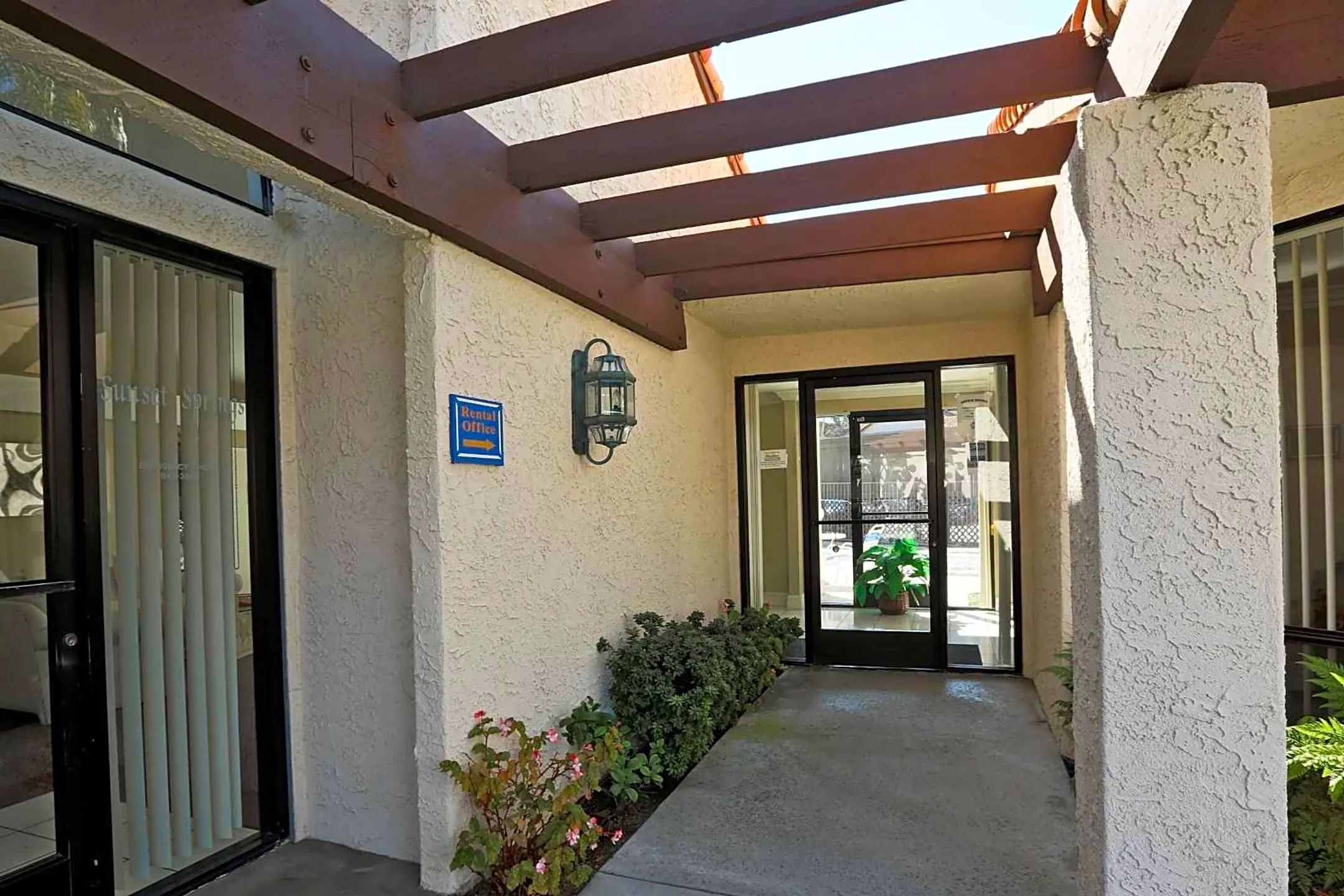 Sunset Springs - 320 Pomelo Dr | Vista, CA Apartments for Rent | Rent.