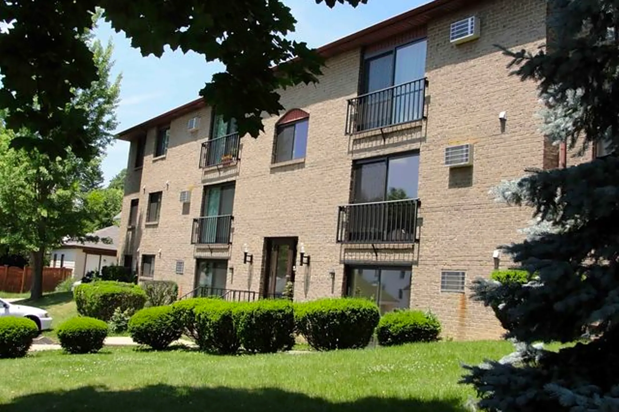 Breeze Hill Garden Apartments Greensburg, PA 15601