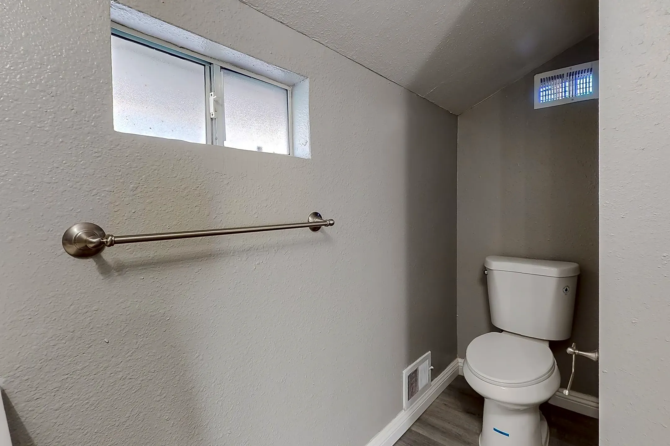 1000 N Sloan Ave 1000 N Sloan Ave unit 1004A Compton, CA Houses