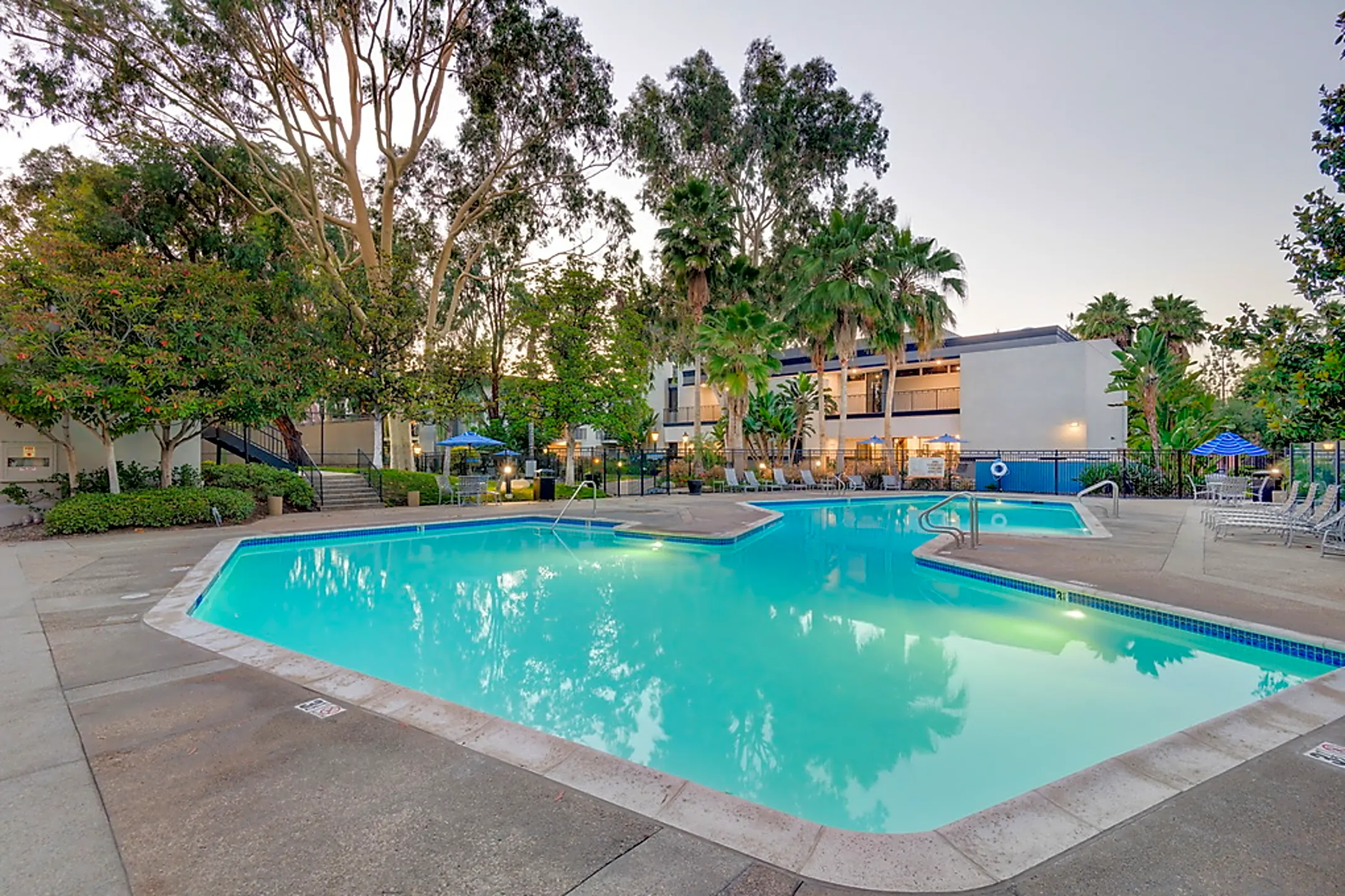 Avondale At Warner Center - 22222 Victory Boulevard | Woodland Hills ...