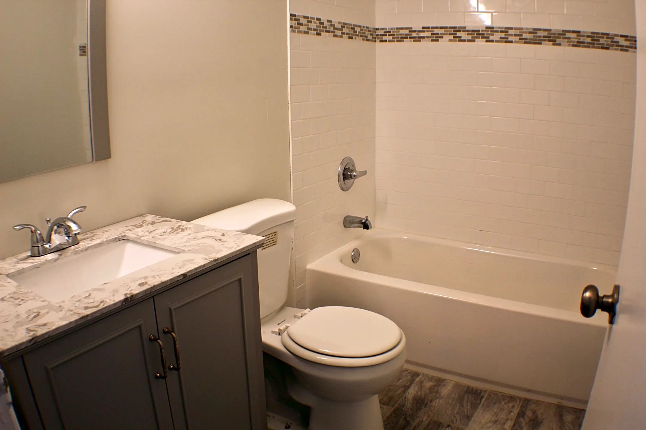 Bathroom - Glen Point Apartments - Cherry Hill, NJ