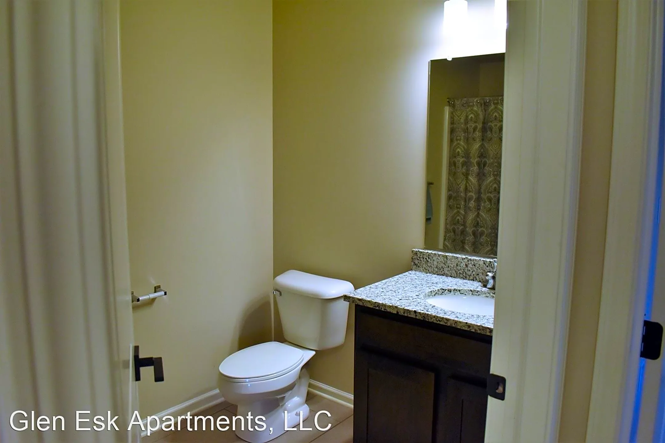 Bathroom - Glen Esk Apartments - Glenville, NY