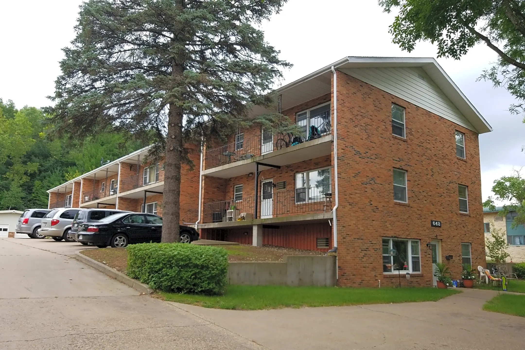 Loring Apartments 648 Main St River Falls, WI Apartments for Rent