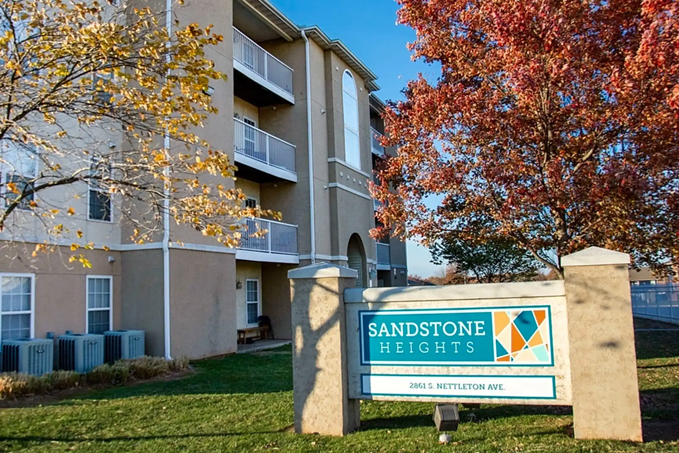 Palm Village Apartments 2861 S Nettleton Ave Springfield, MO