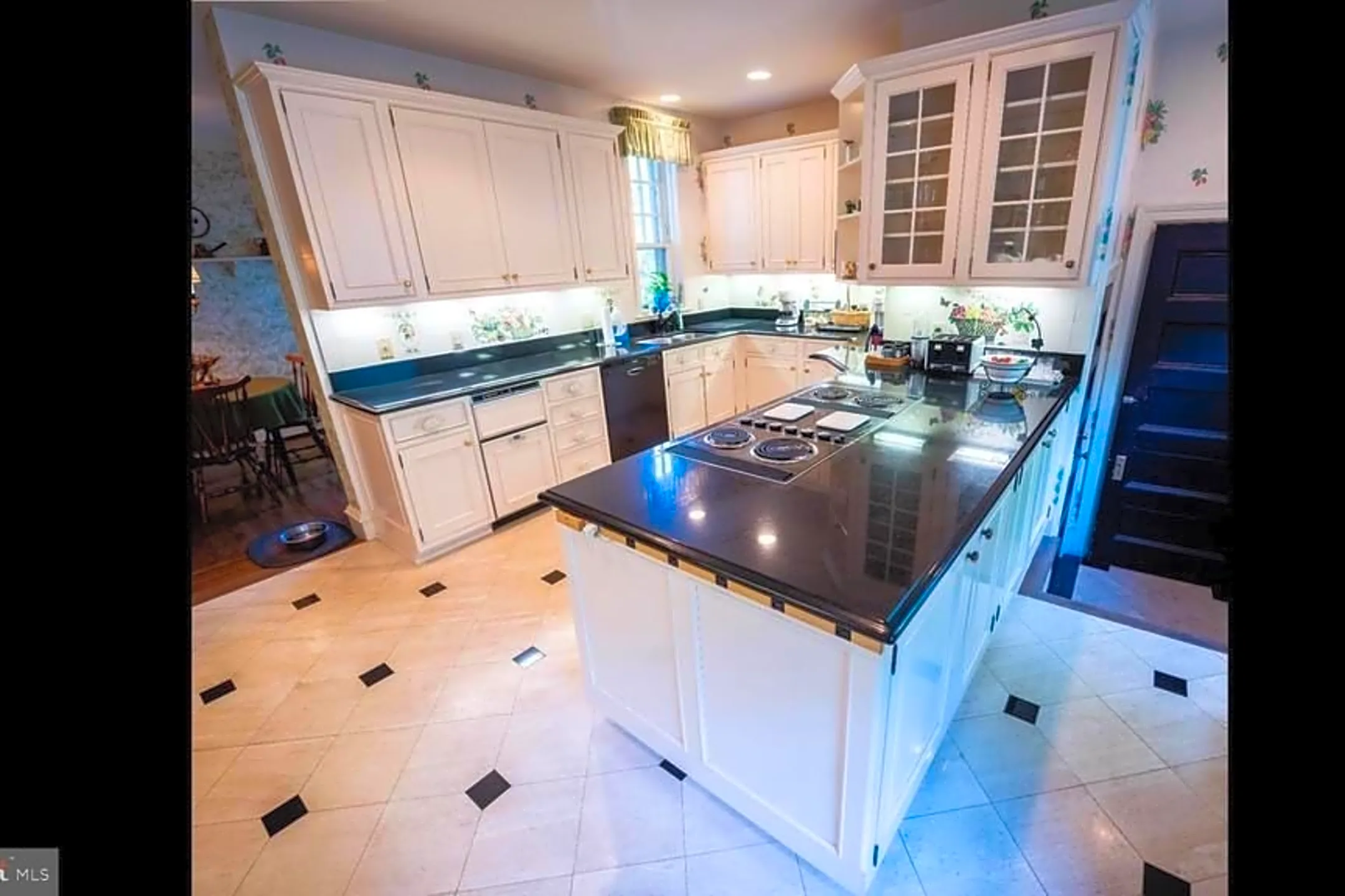 Kitchen - 605 Bank Ave - Riverton, NJ