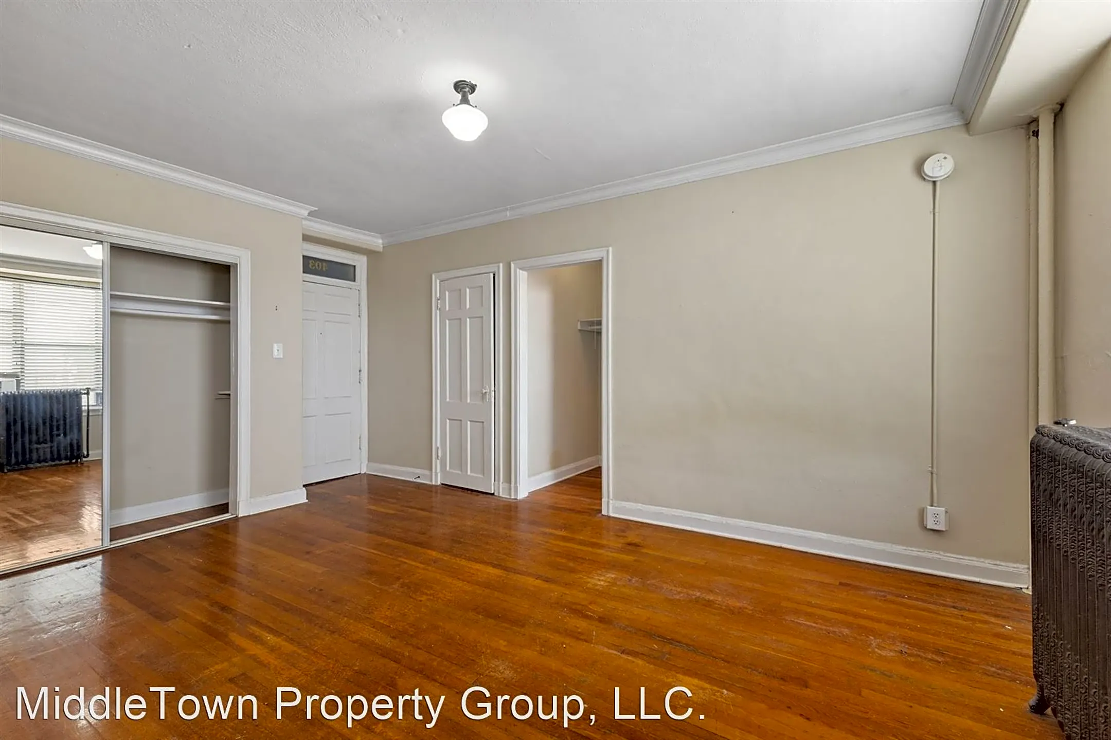 PICCADILLY APARTMENTS 28 E 16th St Indianapolis, IN Apartments for