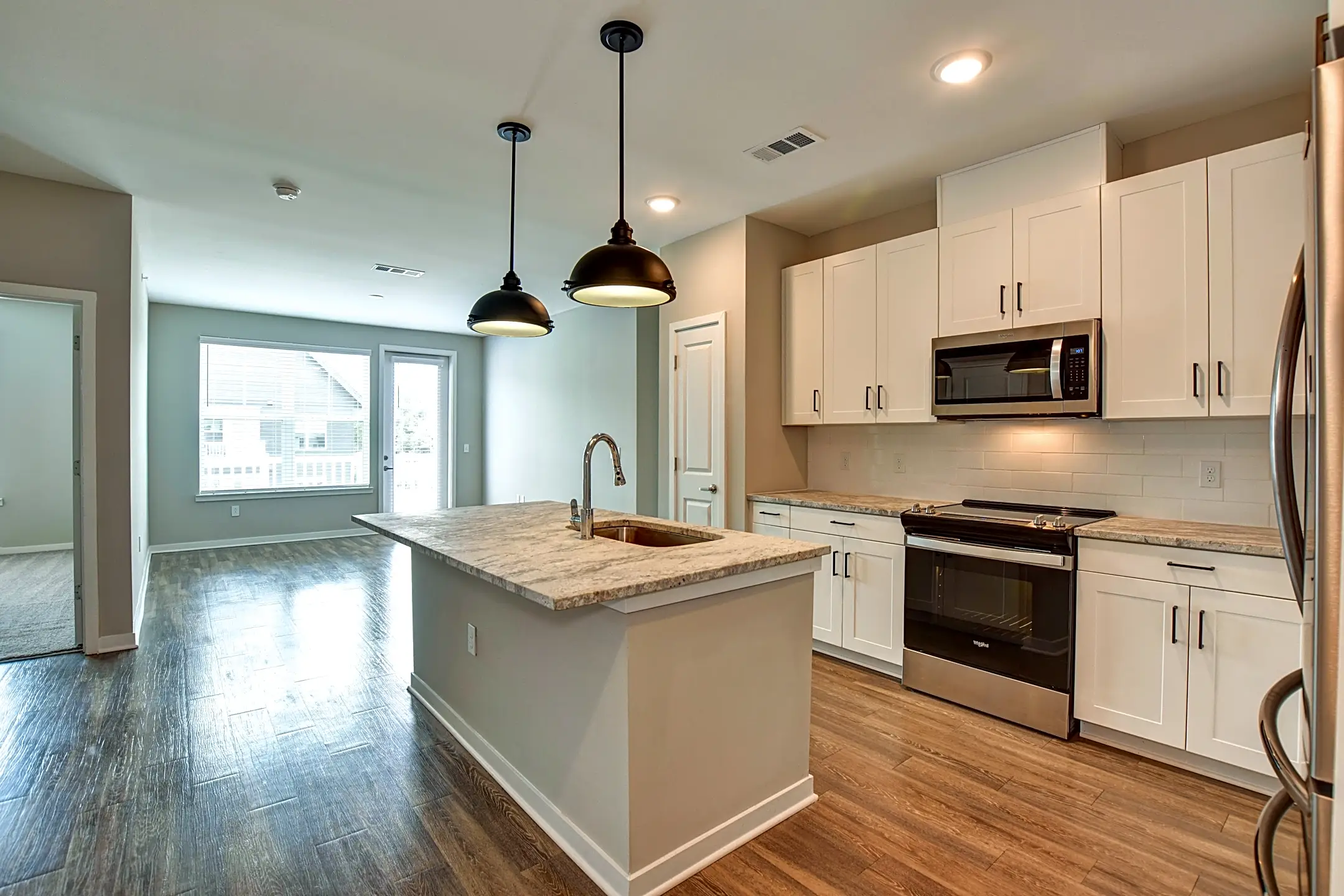 Kitchen - Laurel at Dry Creek - Huntsville, AL