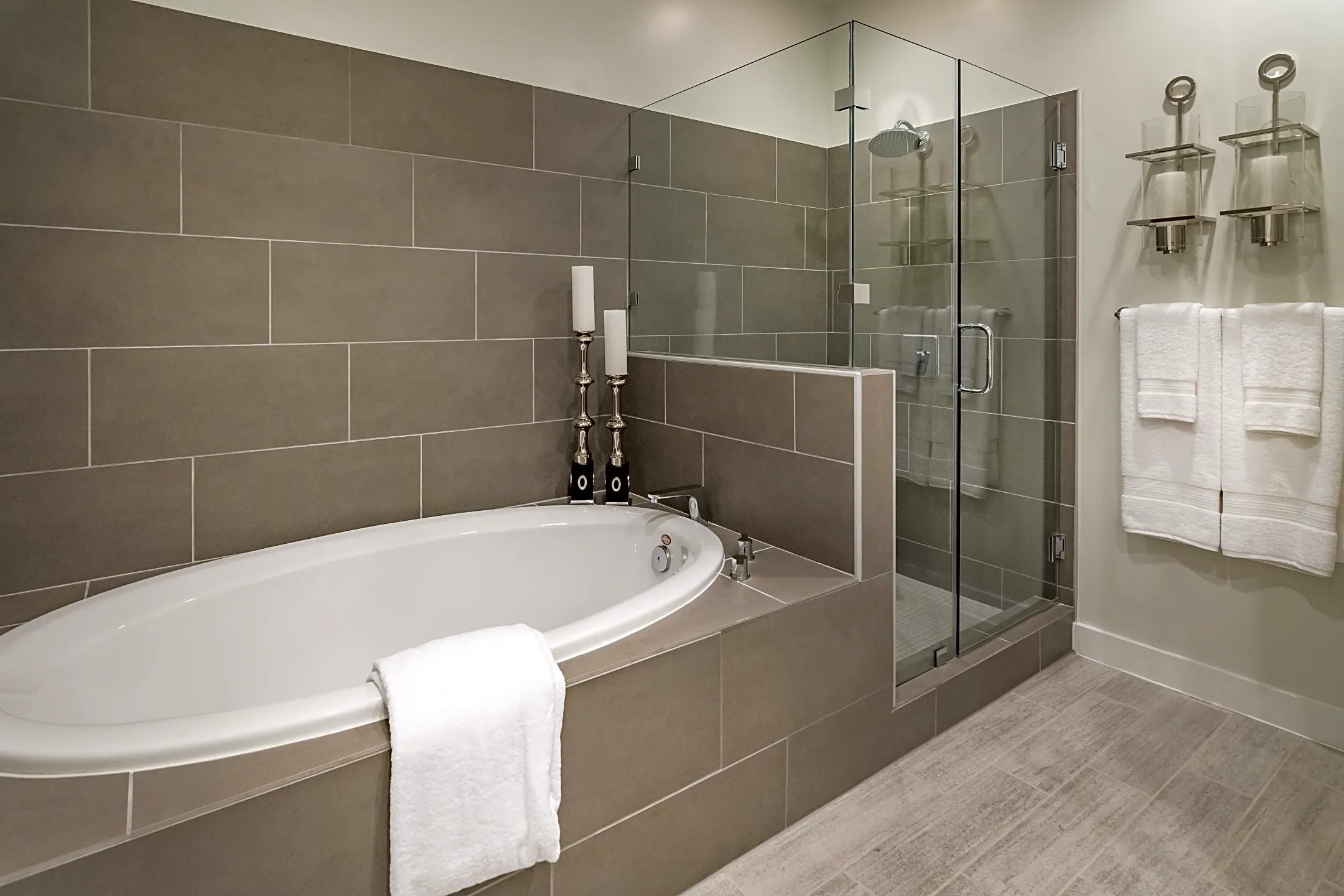 Bathroom - The Star Apartments - Houston, TX
